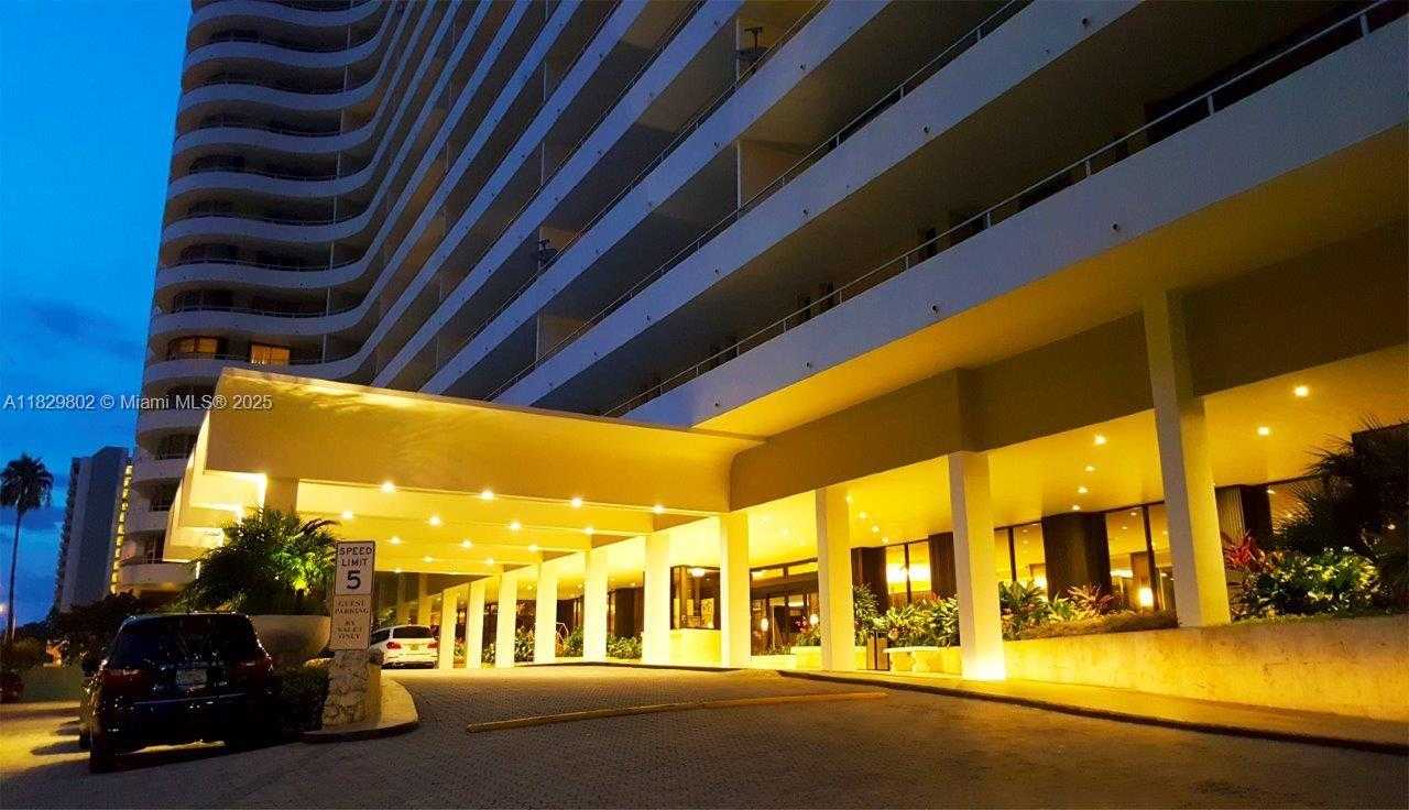 Small Image of 5555 COLLINS AVE #6Z, Miami Beach Number 32