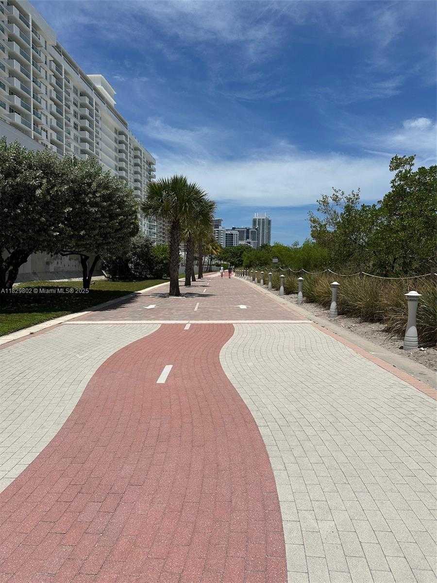 Small Image of 5555 COLLINS AVE #6Z, Miami Beach Number 33