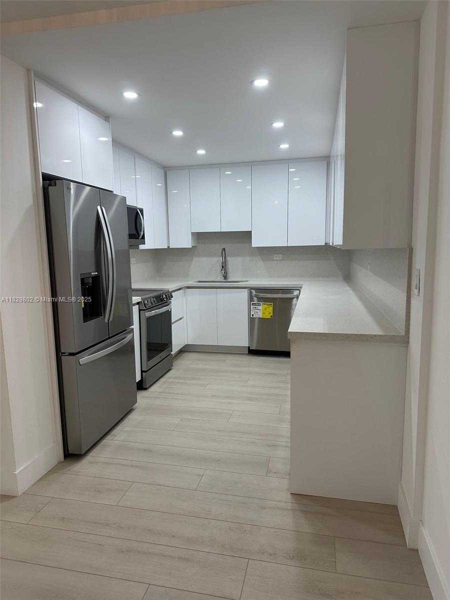 Small Image of 5555 COLLINS AVE #6Z, Miami Beach Number 6