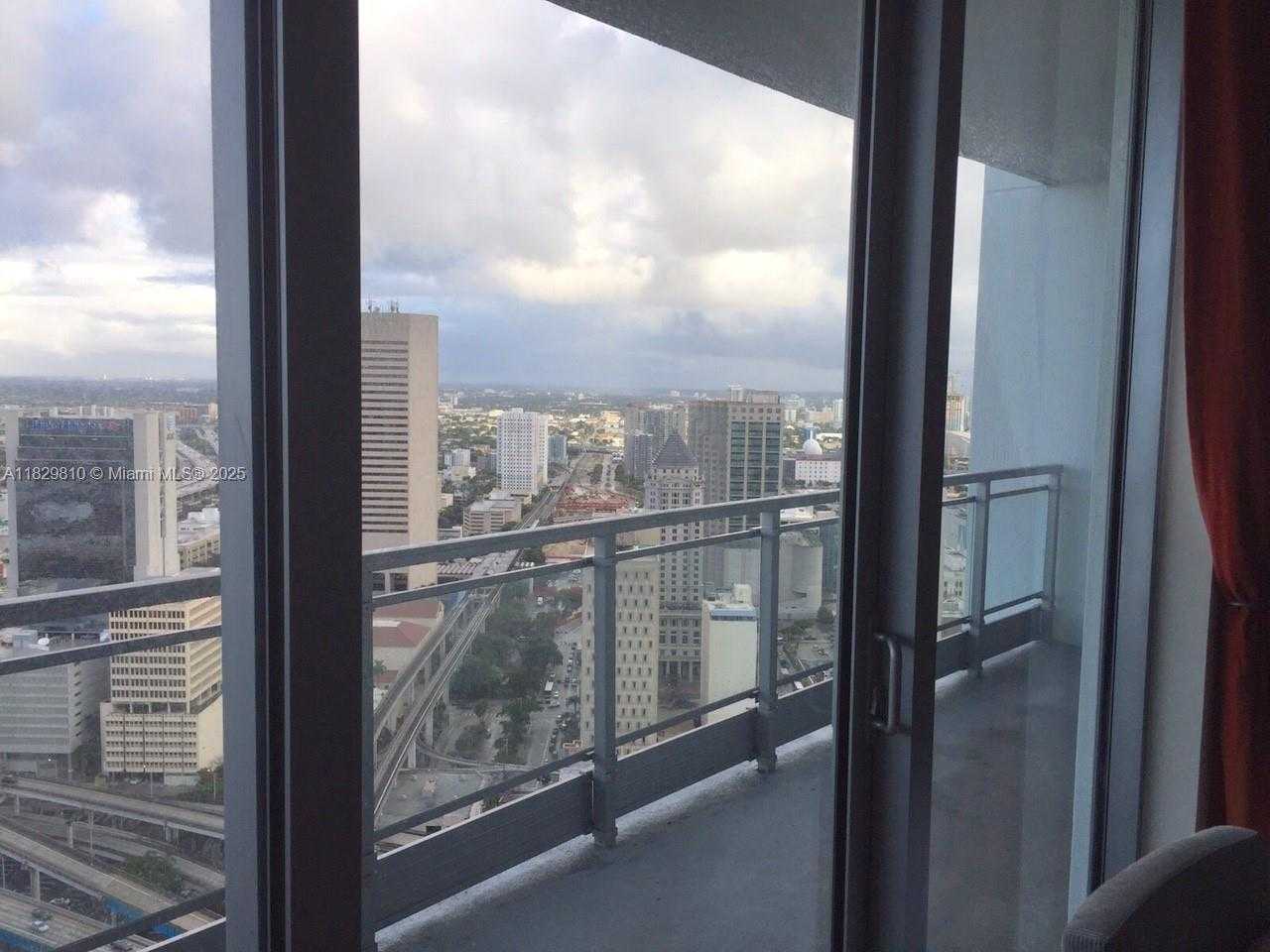 Small Image of 90 SOUTH WEST 3RD ST #4205, Miami Number 15