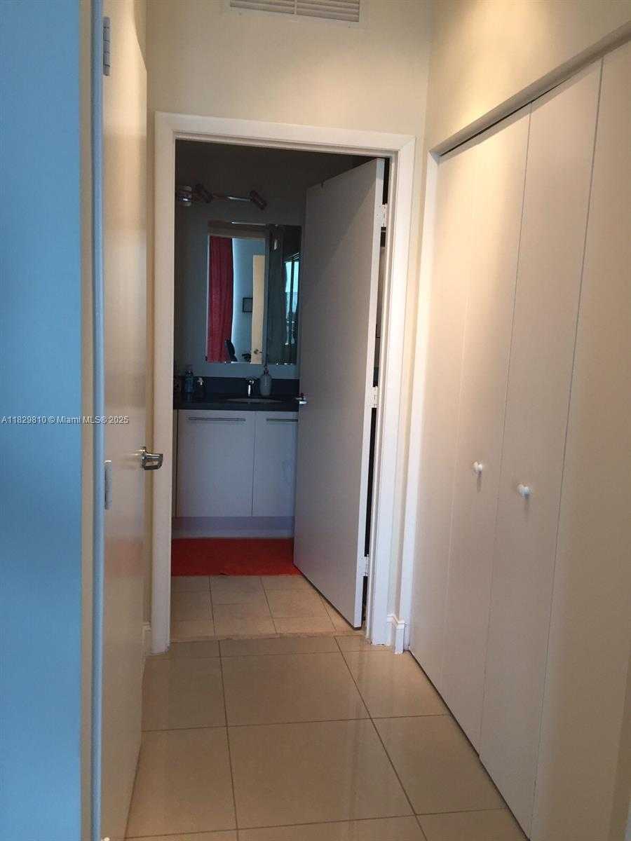 Small Image of 90 SOUTH WEST 3RD ST #4205, Miami Number 8