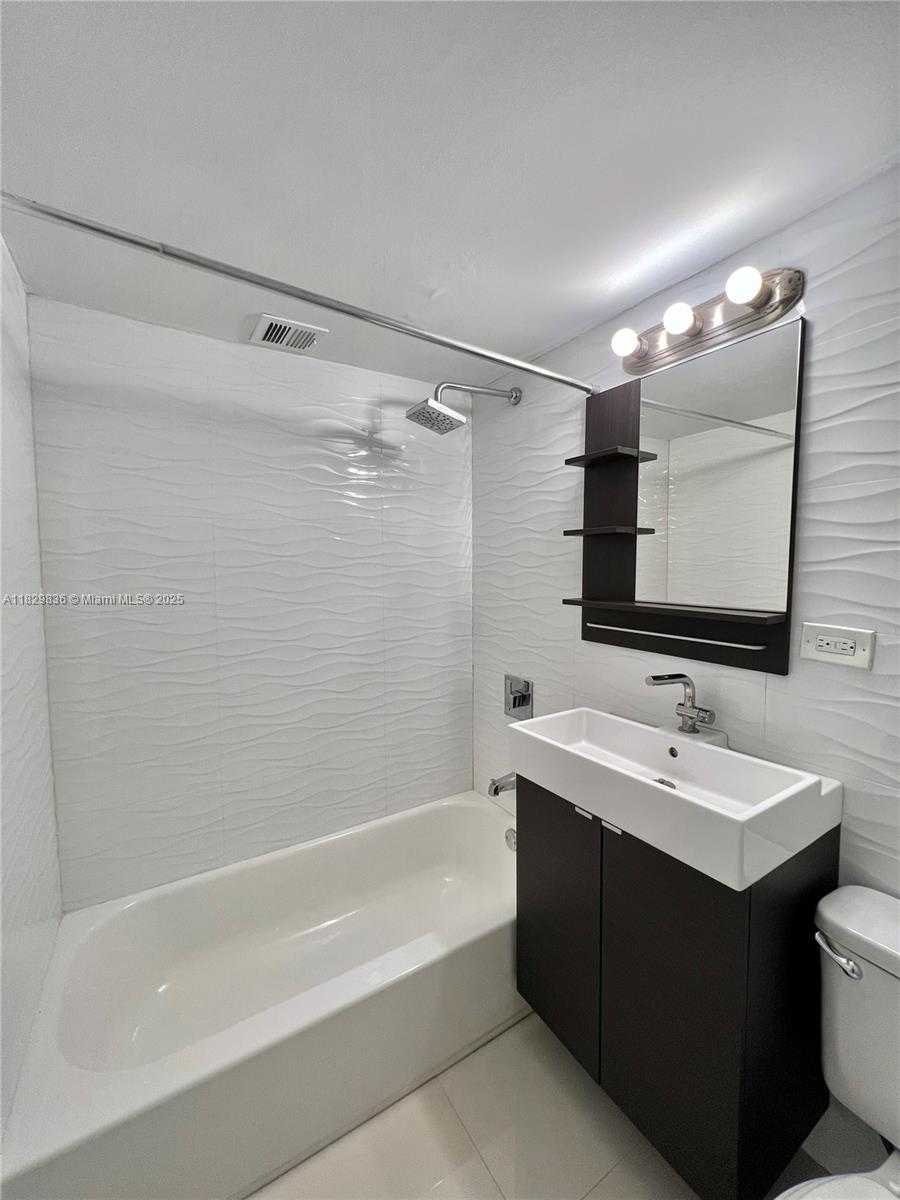 Small Image of 7545 EAST TREASURE DR #7K, North Bay Village Number 11