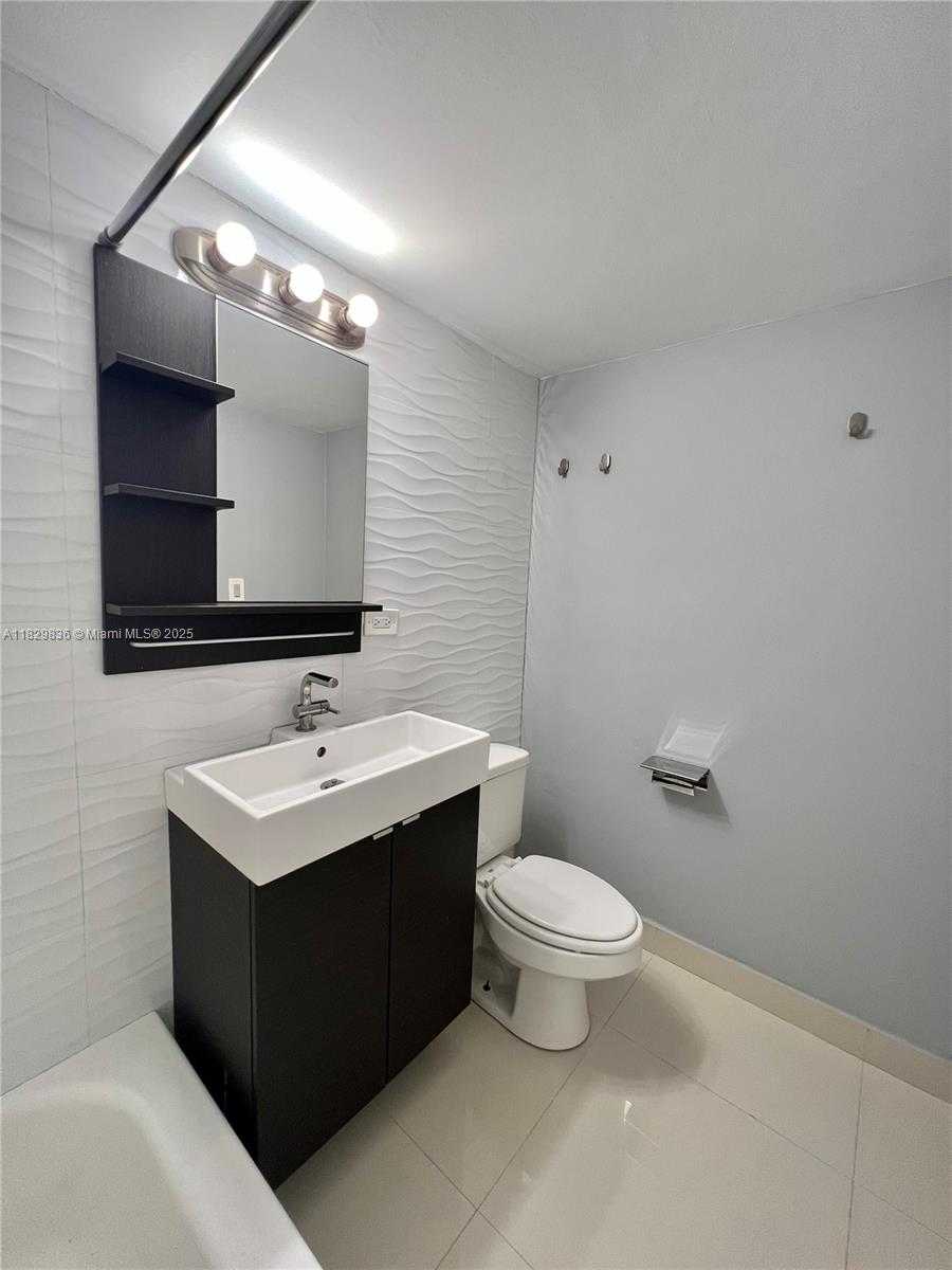 Small Image of 7545 EAST TREASURE DR #7K, North Bay Village Number 9