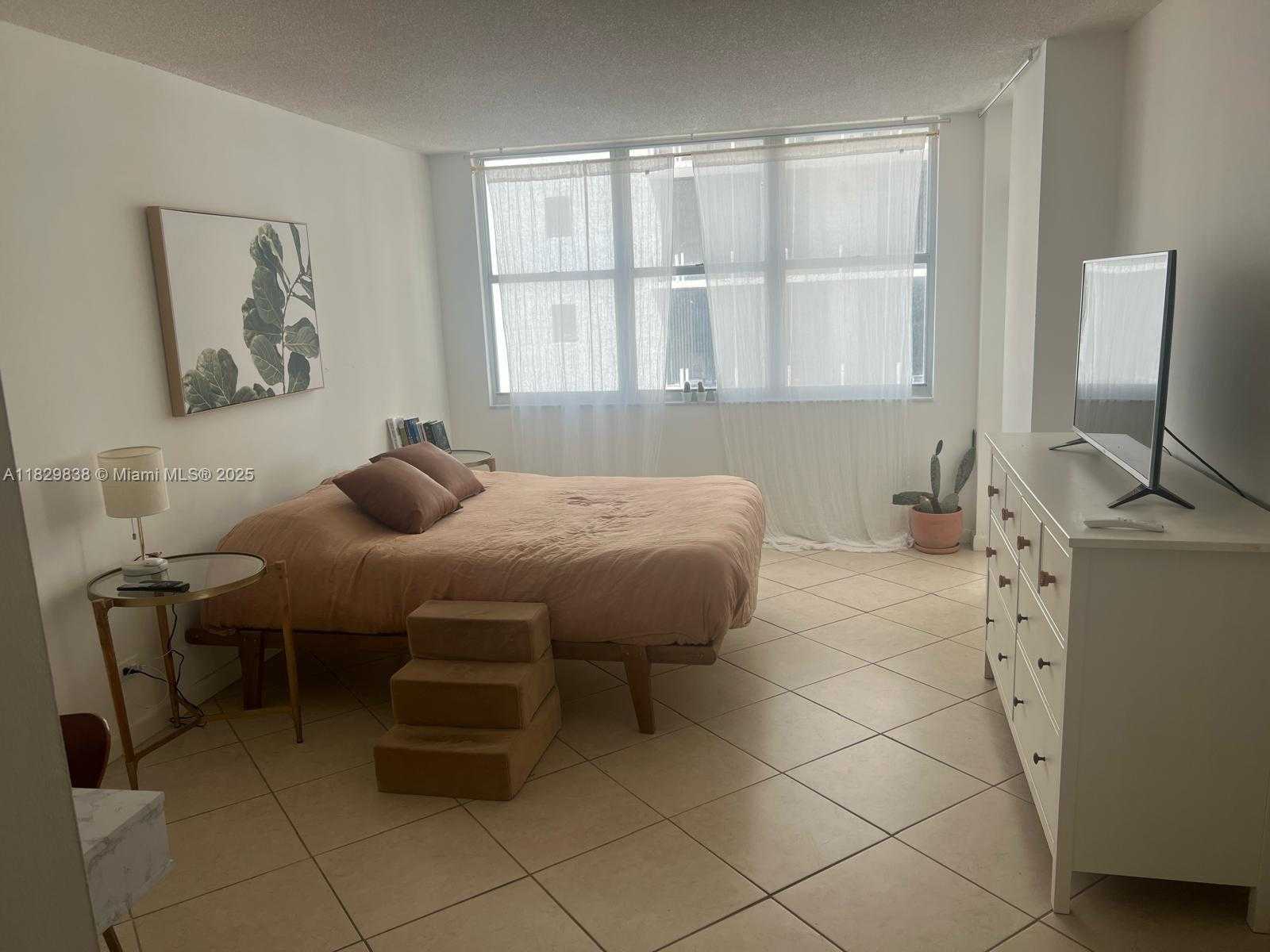 Small Image of 6039 COLLINS AVE #1407, Miami Beach Number 11
