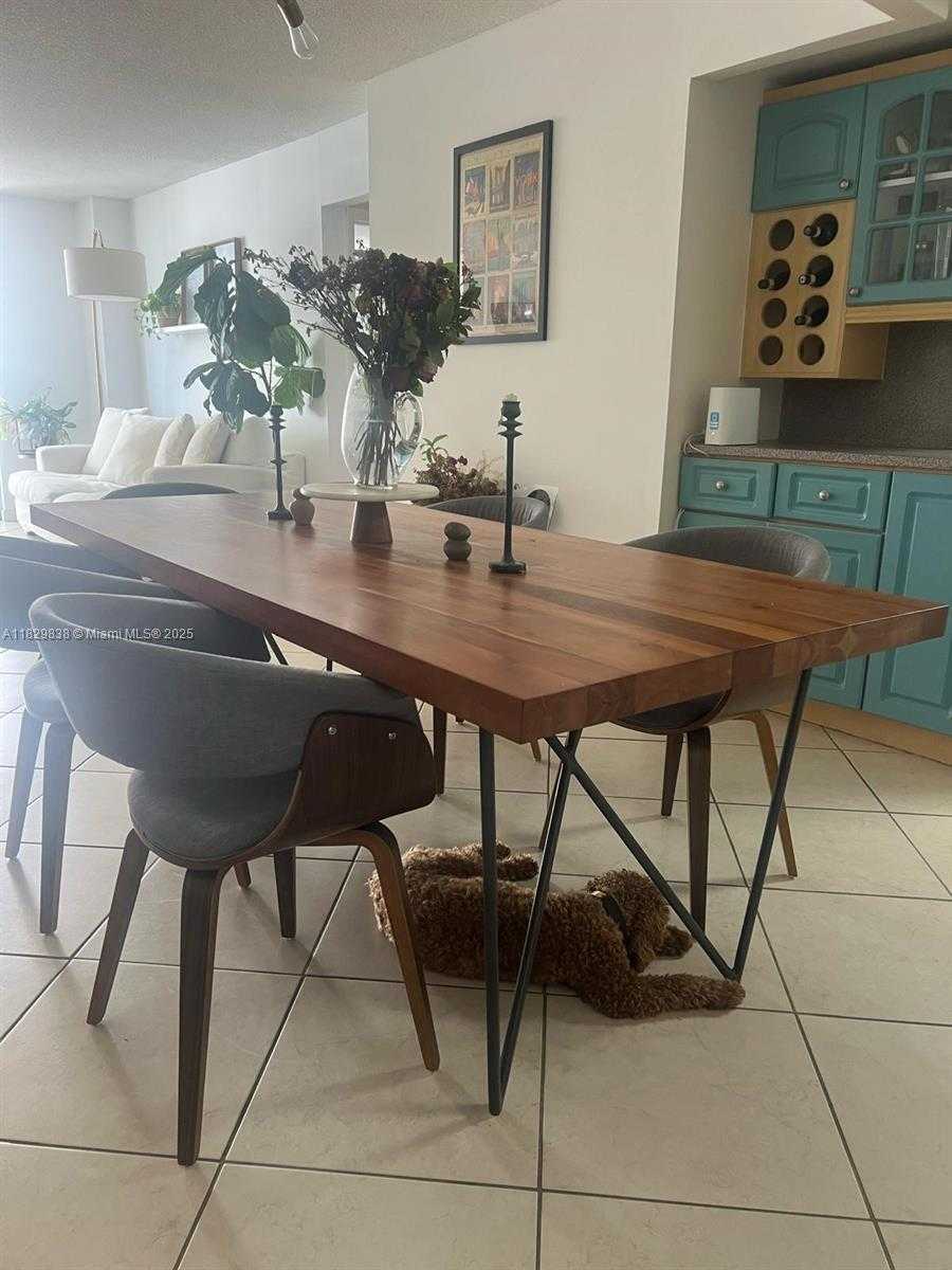 Small Image of 6039 COLLINS AVE #1407, Miami Beach Number 21