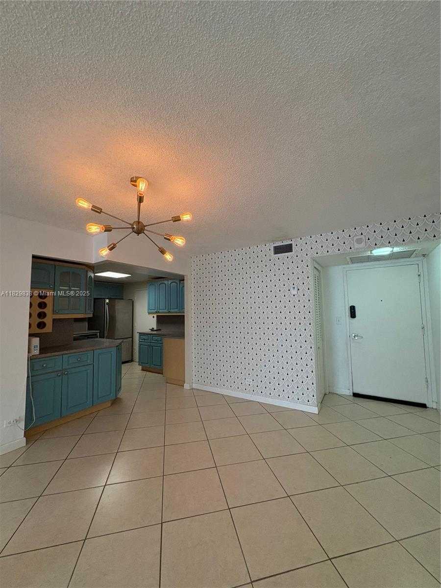 Small Image of 6039 COLLINS AVE #1407, Miami Beach Number 25