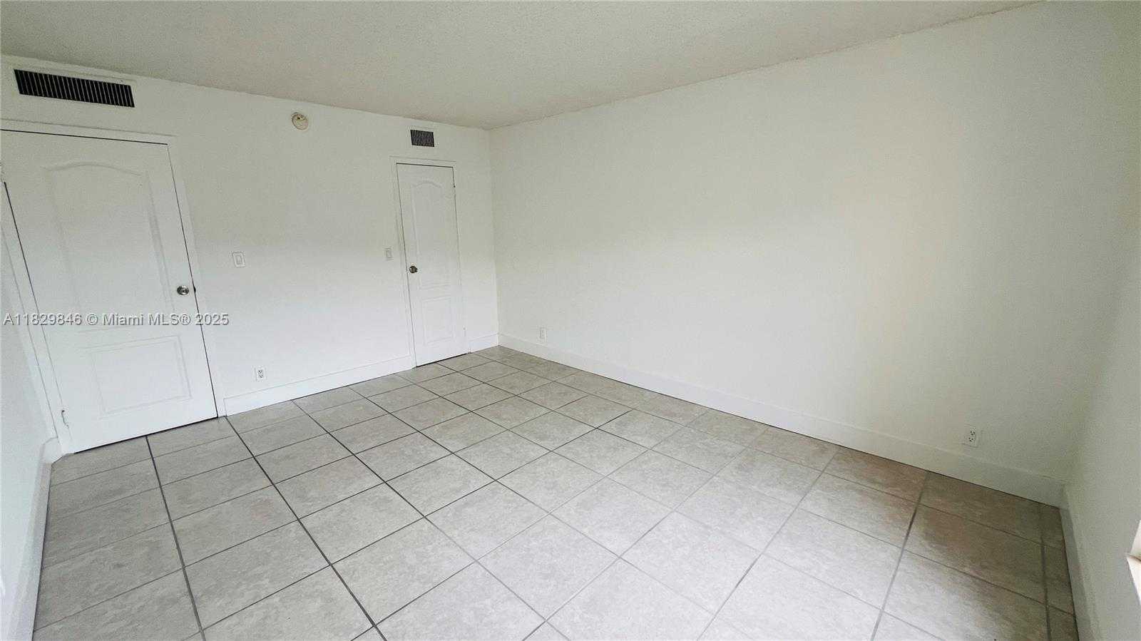 Small Image of 5201 GENEVA WAY #206, Doral Number 10