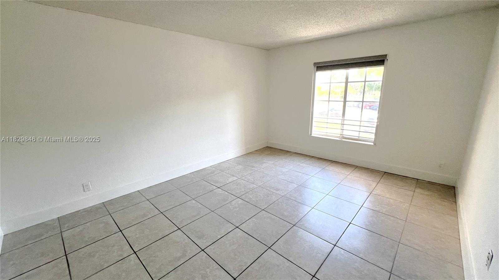 Small Image of 5201 GENEVA WAY #206, Doral Number 12