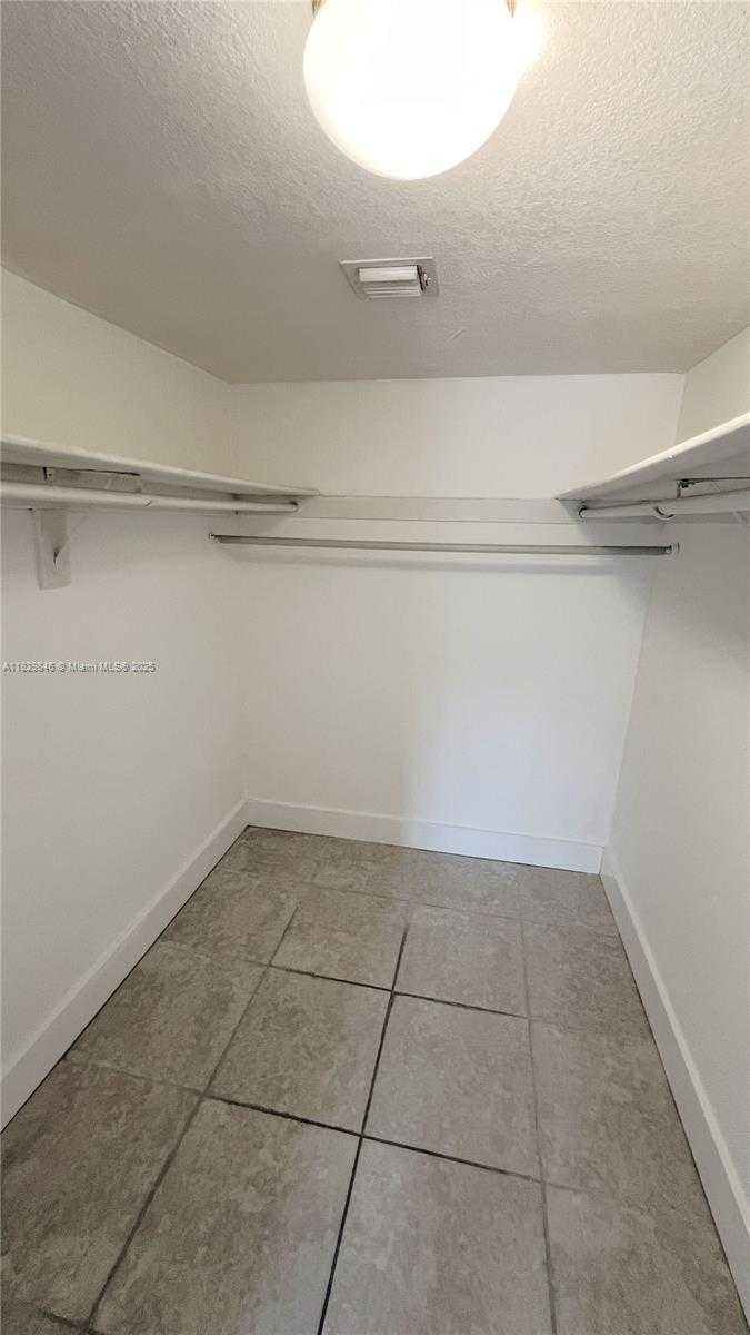 Small Image of 5201 GENEVA WAY #206, Doral Number 13