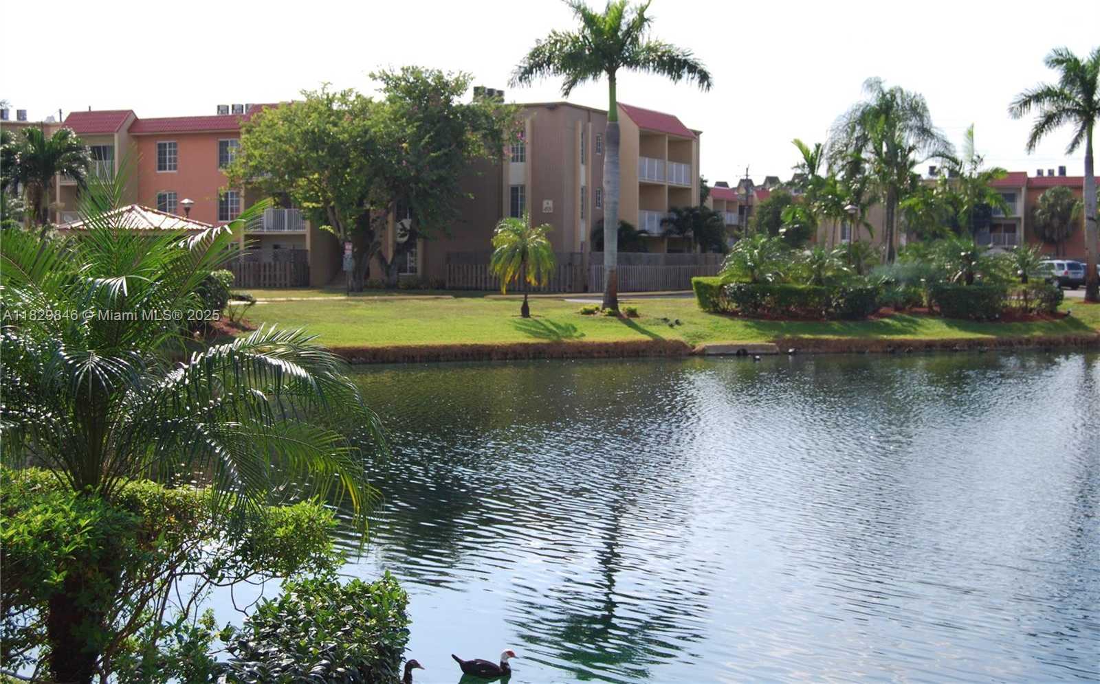 Small Image of 5201 GENEVA WAY #206, Doral Number 16