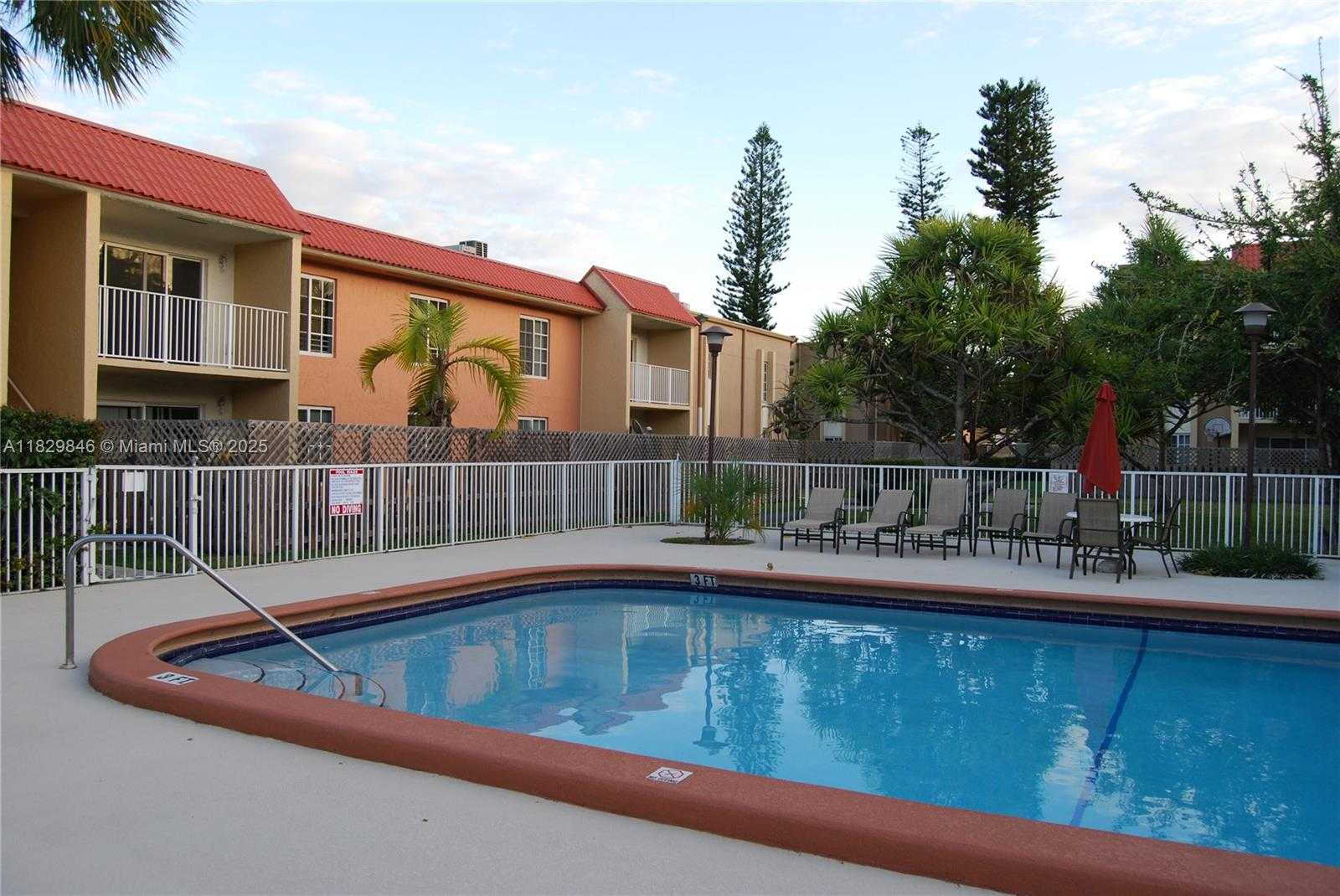 Small Image of 5201 GENEVA WAY #206, Doral Number 19