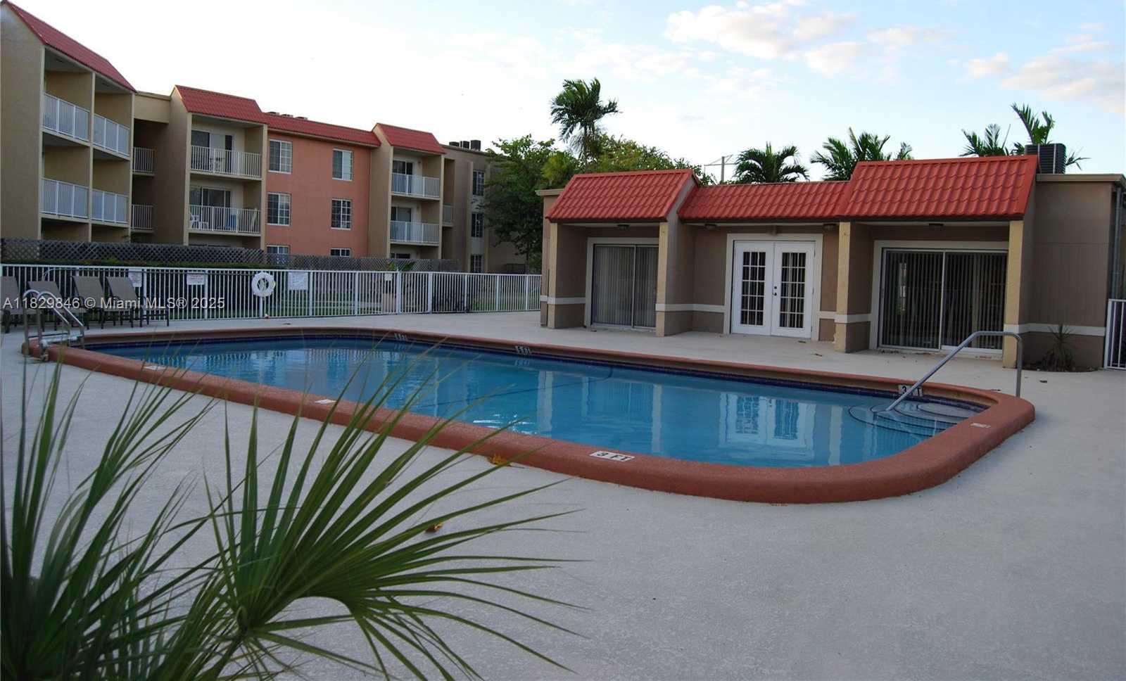 Small Image of 5201 GENEVA WAY #206, Doral Number 21