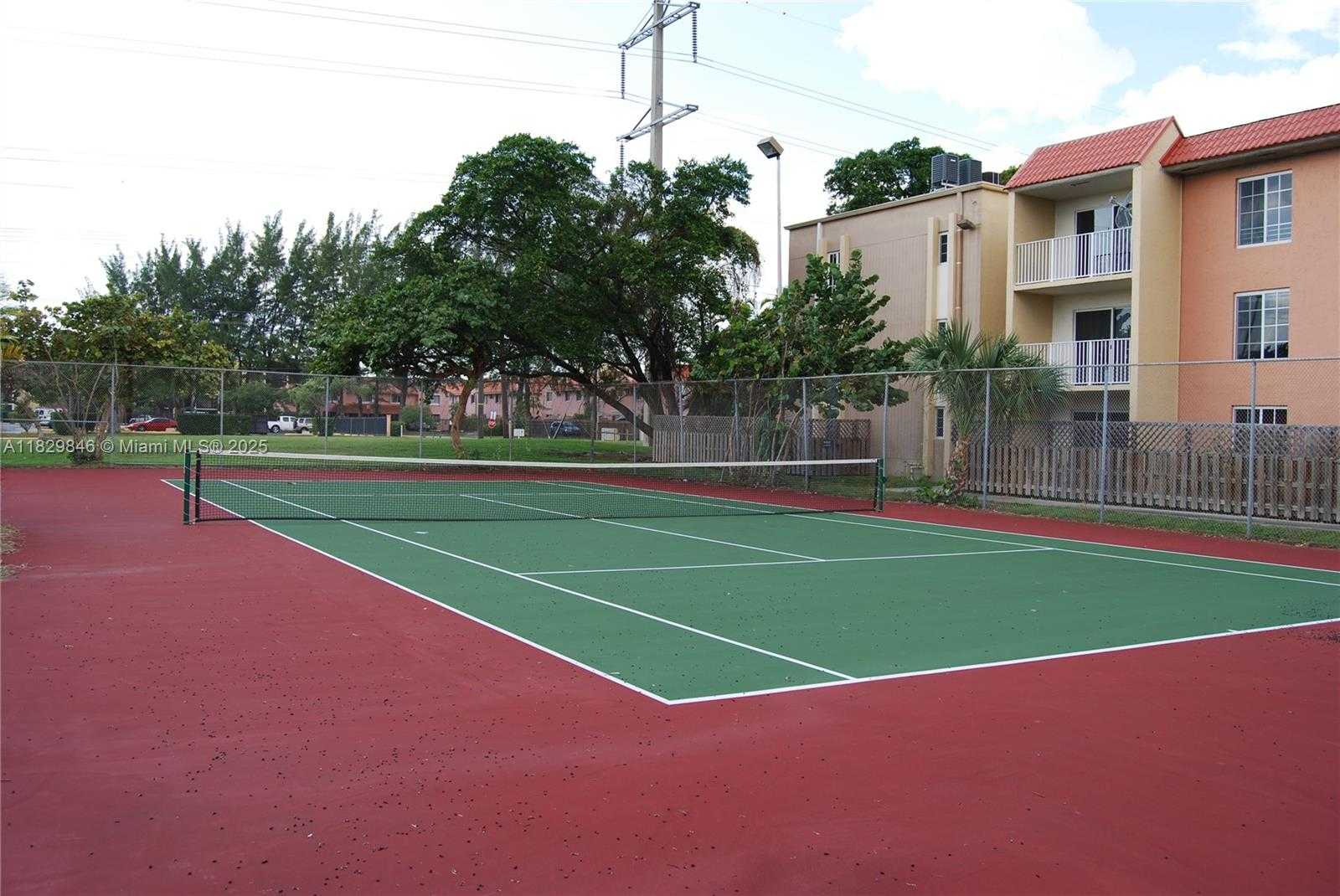 Small Image of 5201 GENEVA WAY #206, Doral Number 24