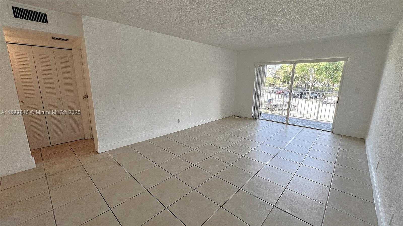 Small Image of 5201 GENEVA WAY #206, Doral Number 5