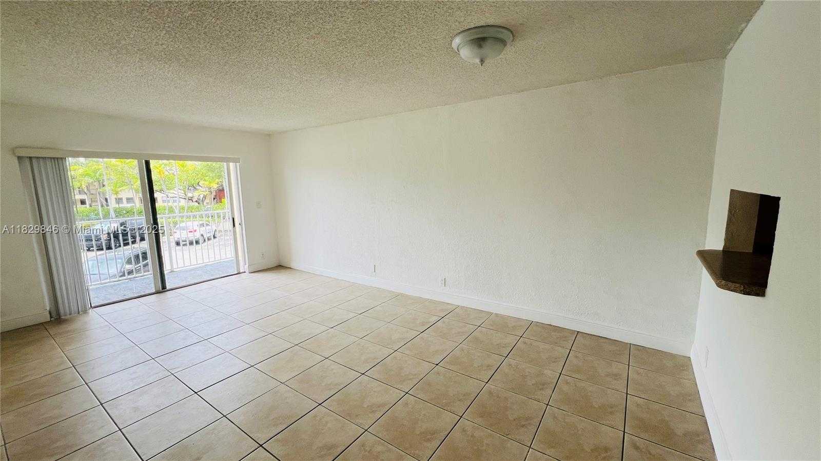Small Image of 5201 GENEVA WAY #206, Doral Number 6