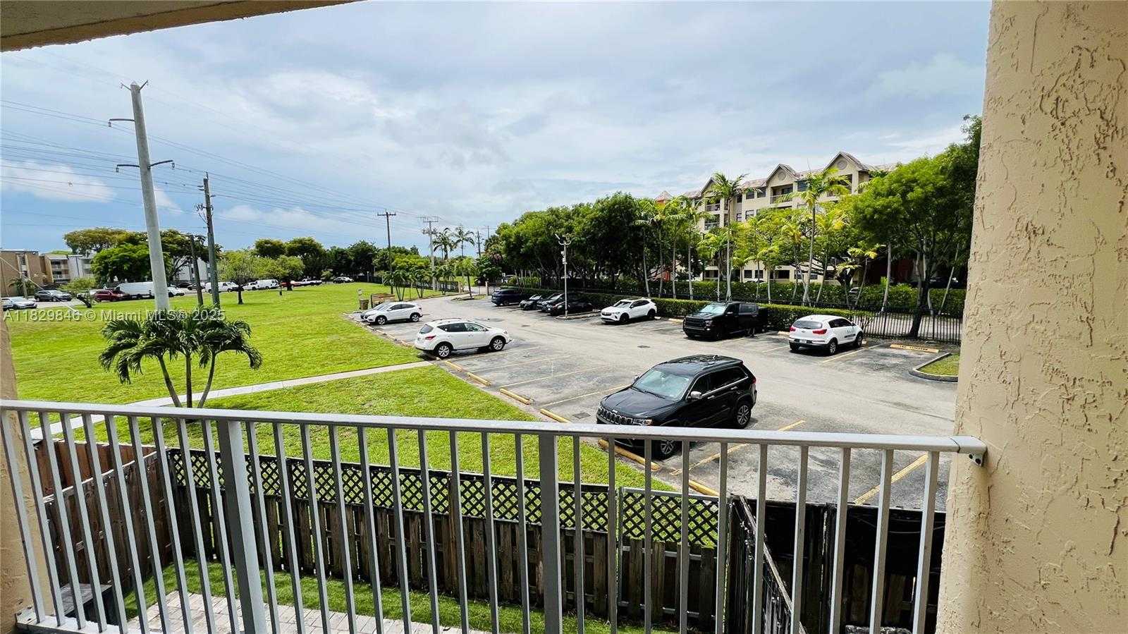 Small Image of 5201 GENEVA WAY #206, Doral Number 7