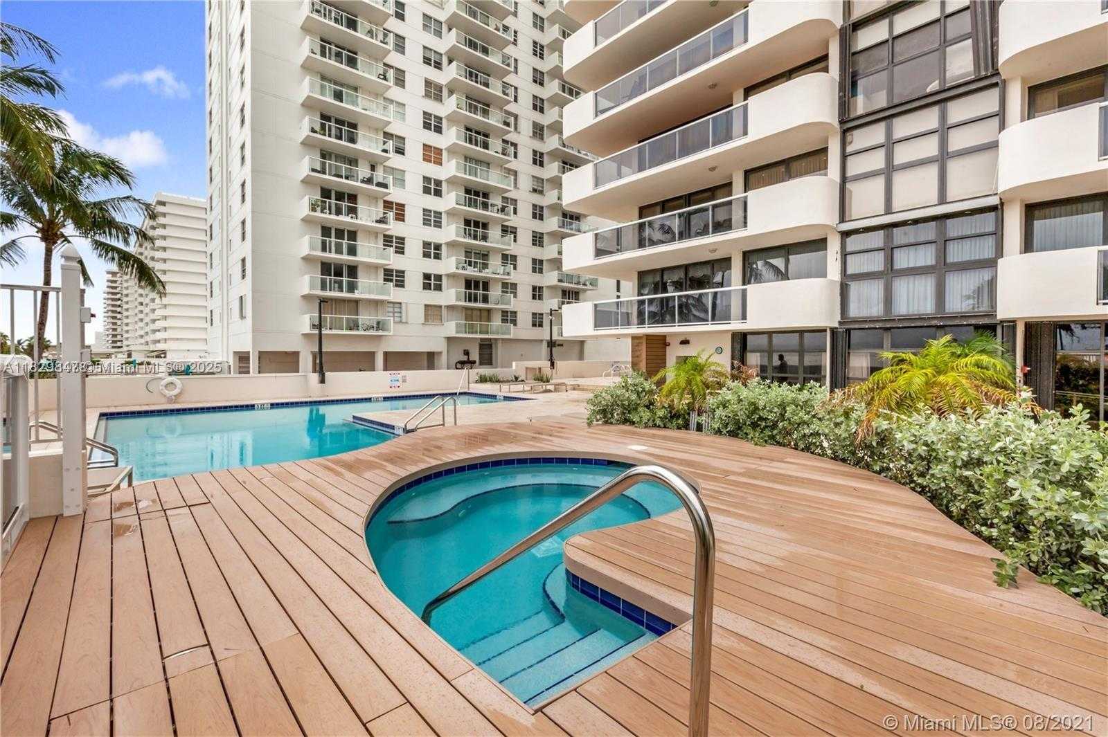 Small Image of 5757 COLLINS AVE #1003, Miami Beach Number 11