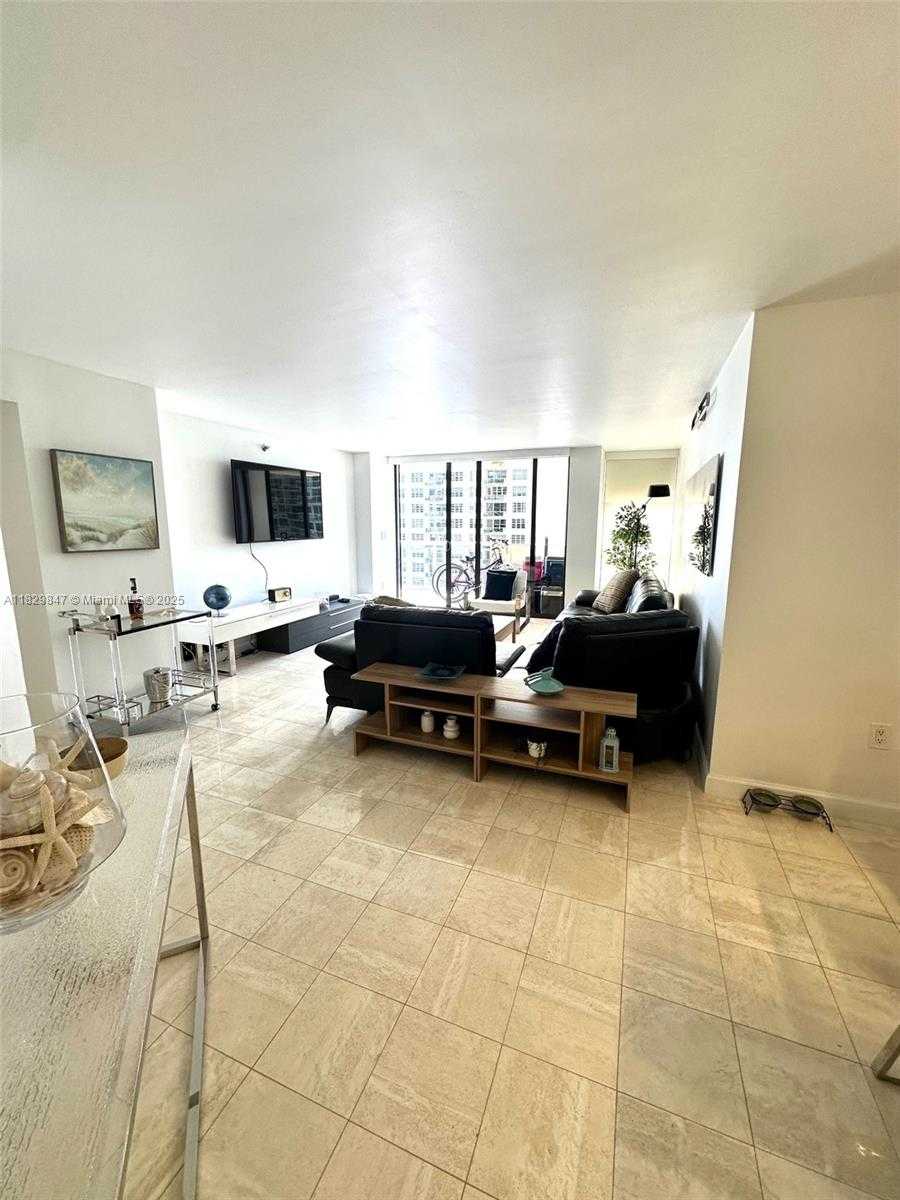 Small Image of 5757 COLLINS AVE #1003, Miami Beach Number 19