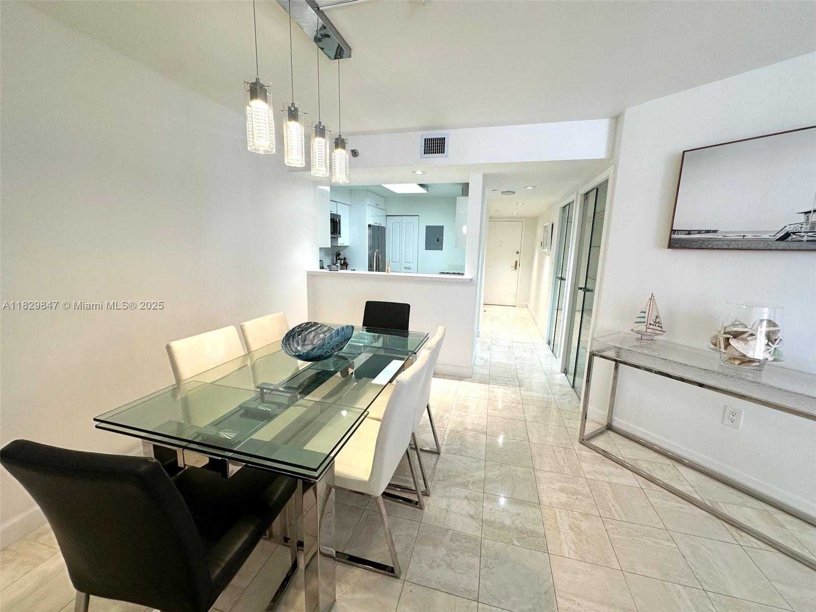 Small Image of 5757 COLLINS AVE #1003, Miami Beach Number 21