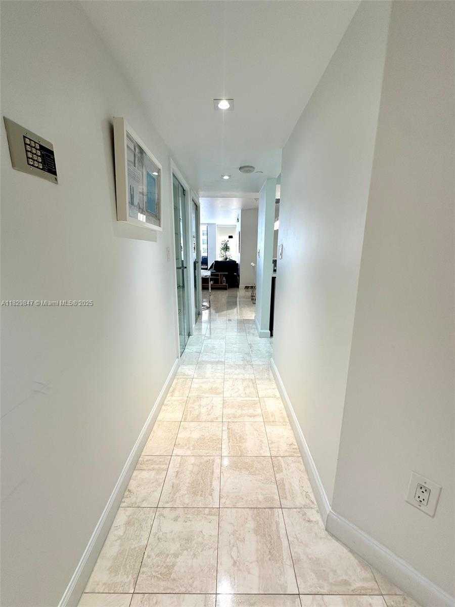 Small Image of 5757 COLLINS AVE #1003, Miami Beach Number 22