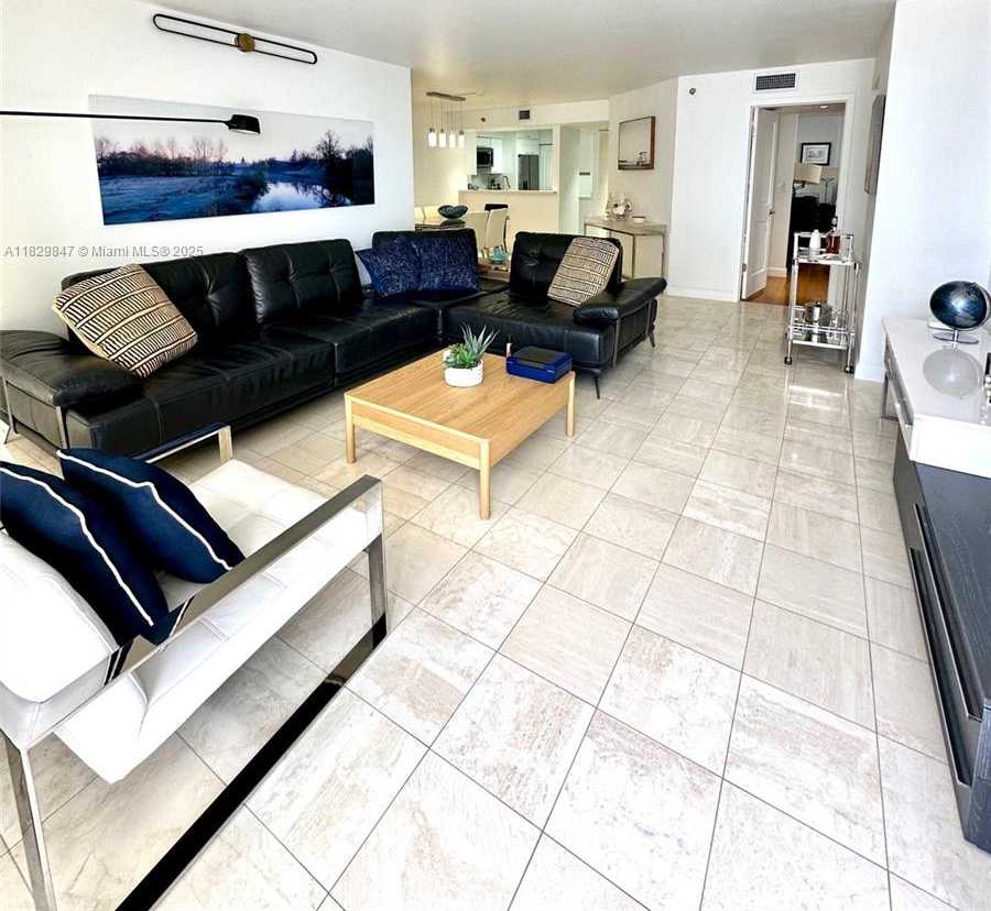 Small Image of 5757 COLLINS AVE #1003, Miami Beach Number 31