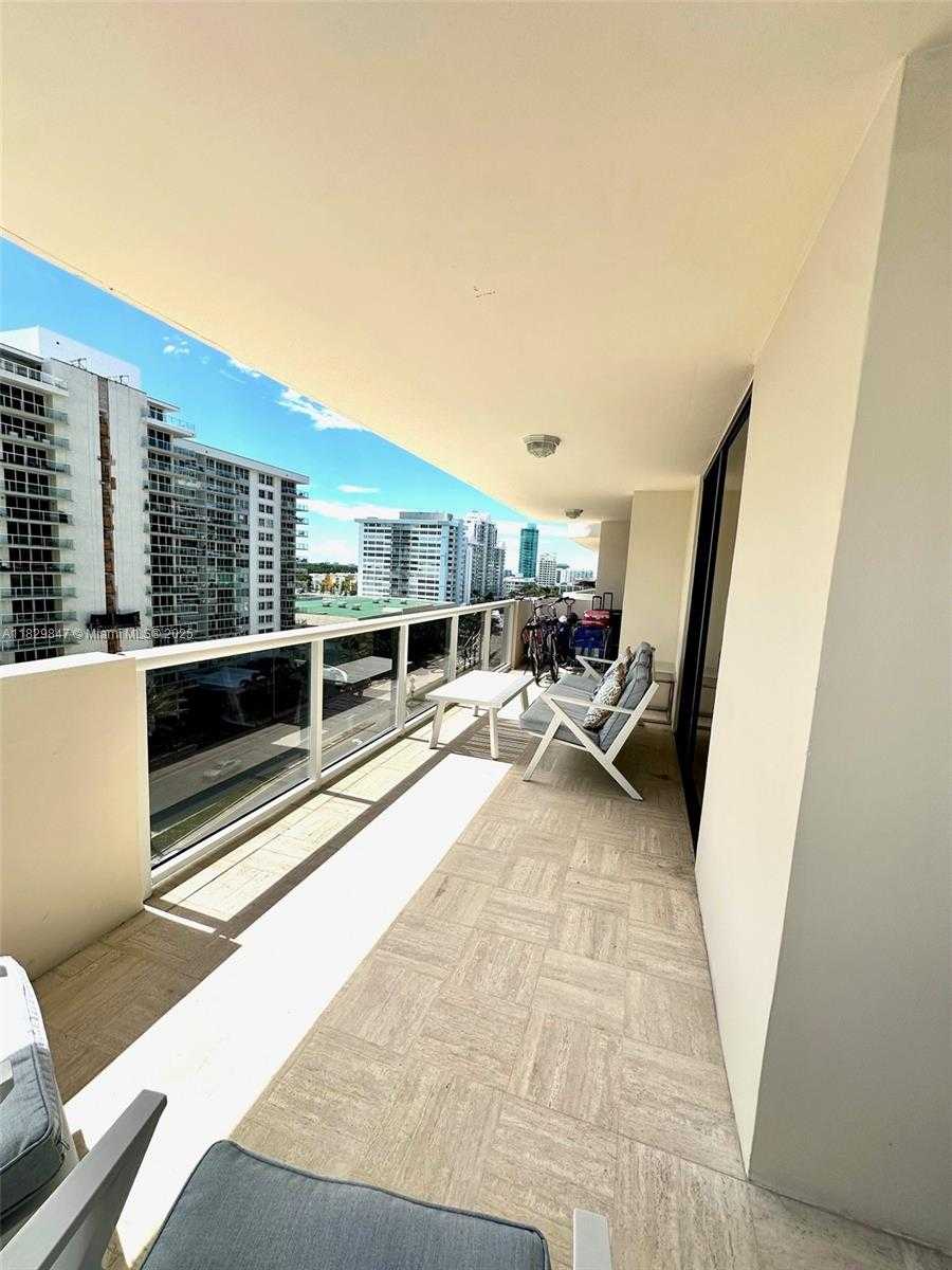 Small Image of 5757 COLLINS AVE #1003, Miami Beach Number 35