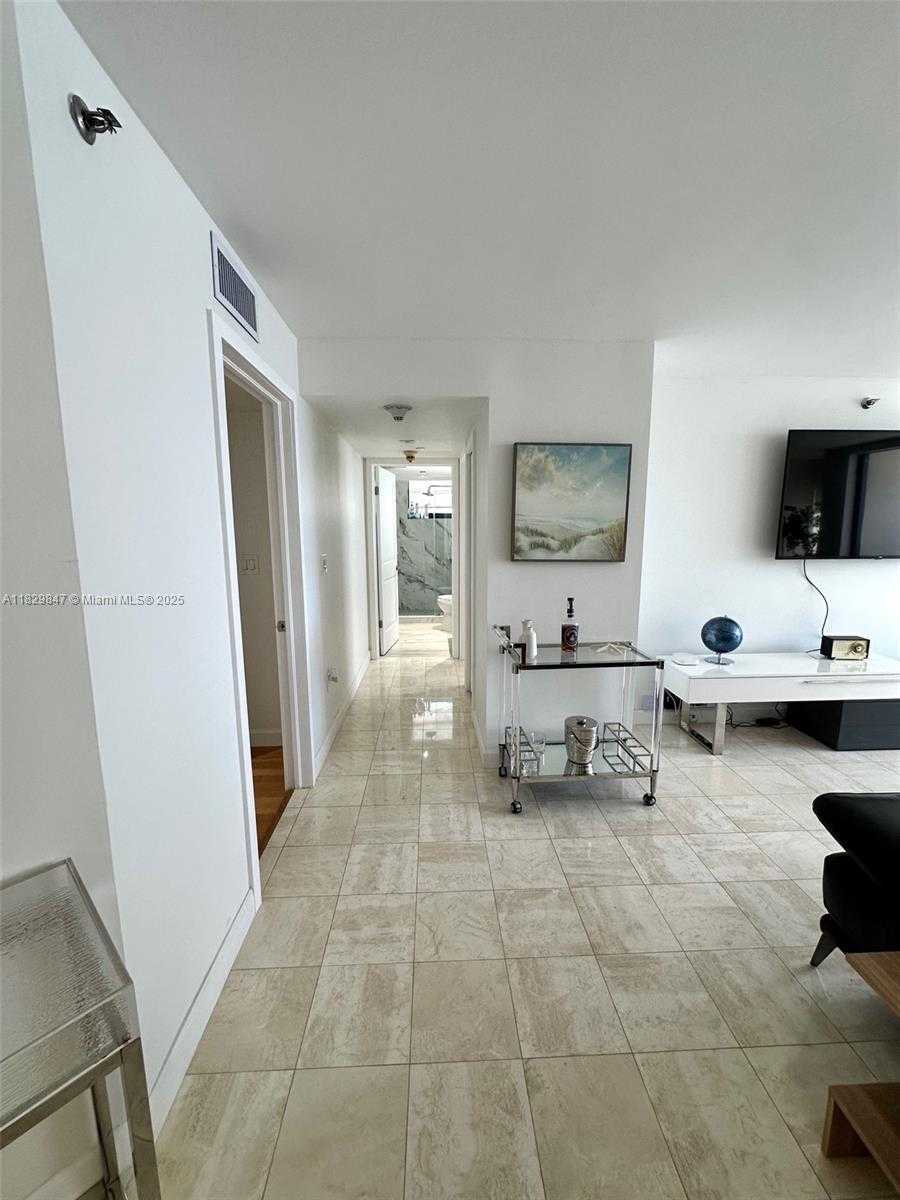 Small Image of 5757 COLLINS AVE #1003, Miami Beach Number 36