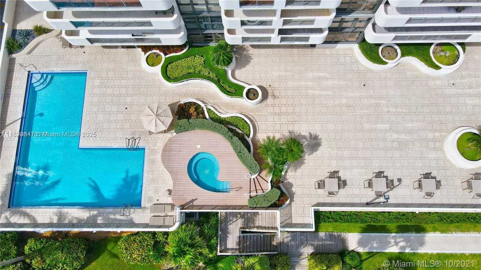 Small Image of 5757 COLLINS AVE #1003, Miami Beach Number 4
