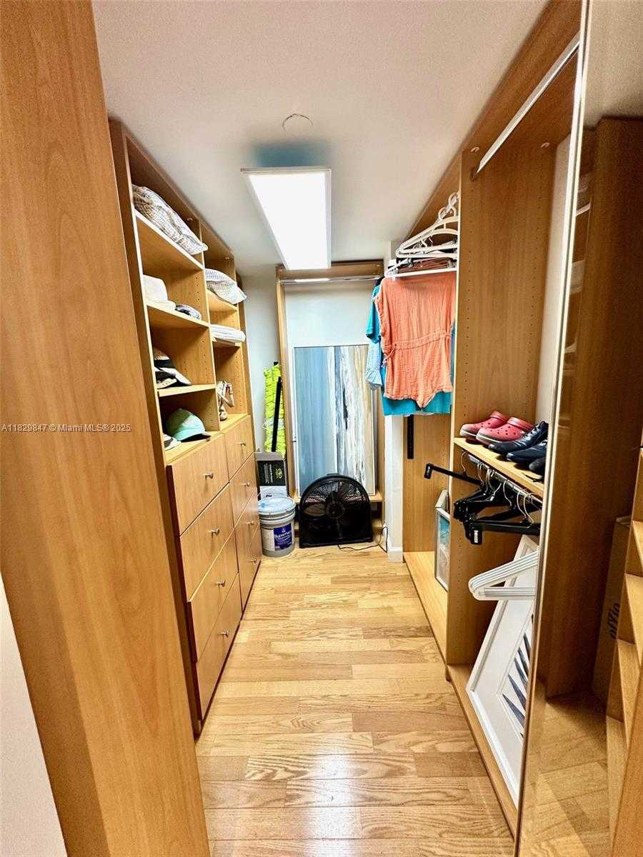 Small Image of 5757 COLLINS AVE #1003, Miami Beach Number 41