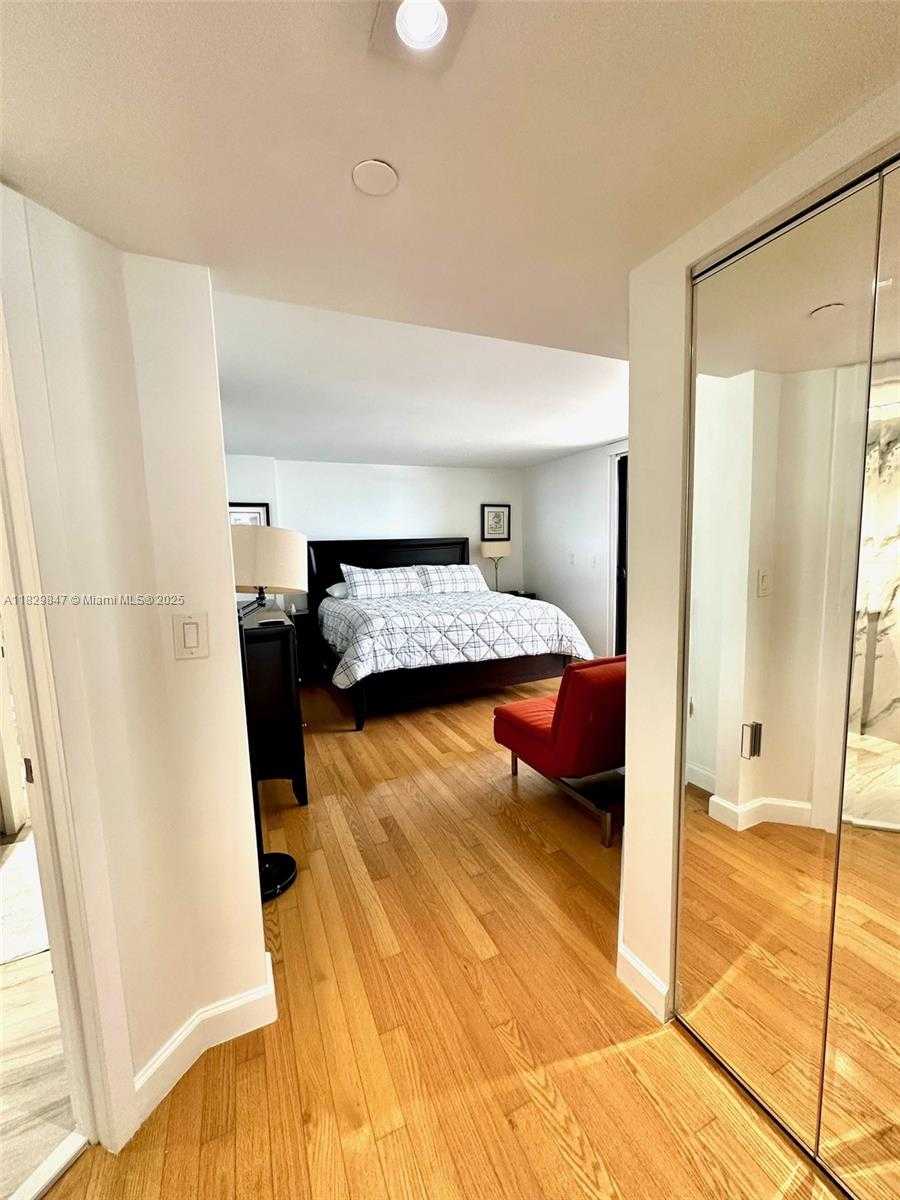 Small Image of 5757 COLLINS AVE #1003, Miami Beach Number 42
