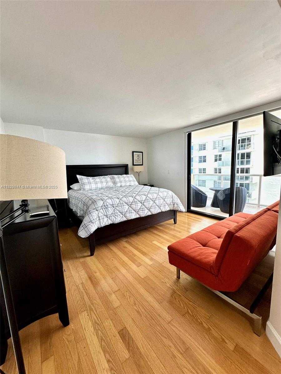 Small Image of 5757 COLLINS AVE #1003, Miami Beach Number 43