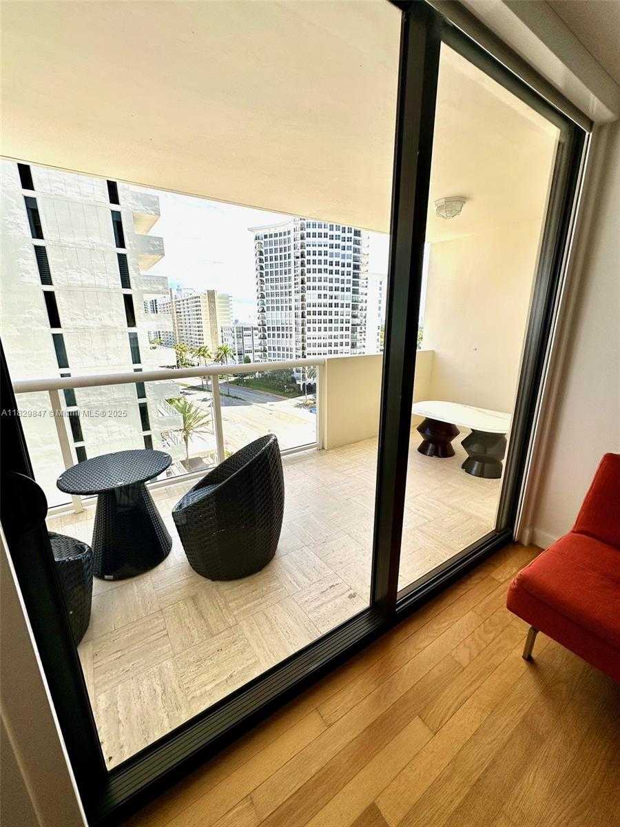 Small Image of 5757 COLLINS AVE #1003, Miami Beach Number 45