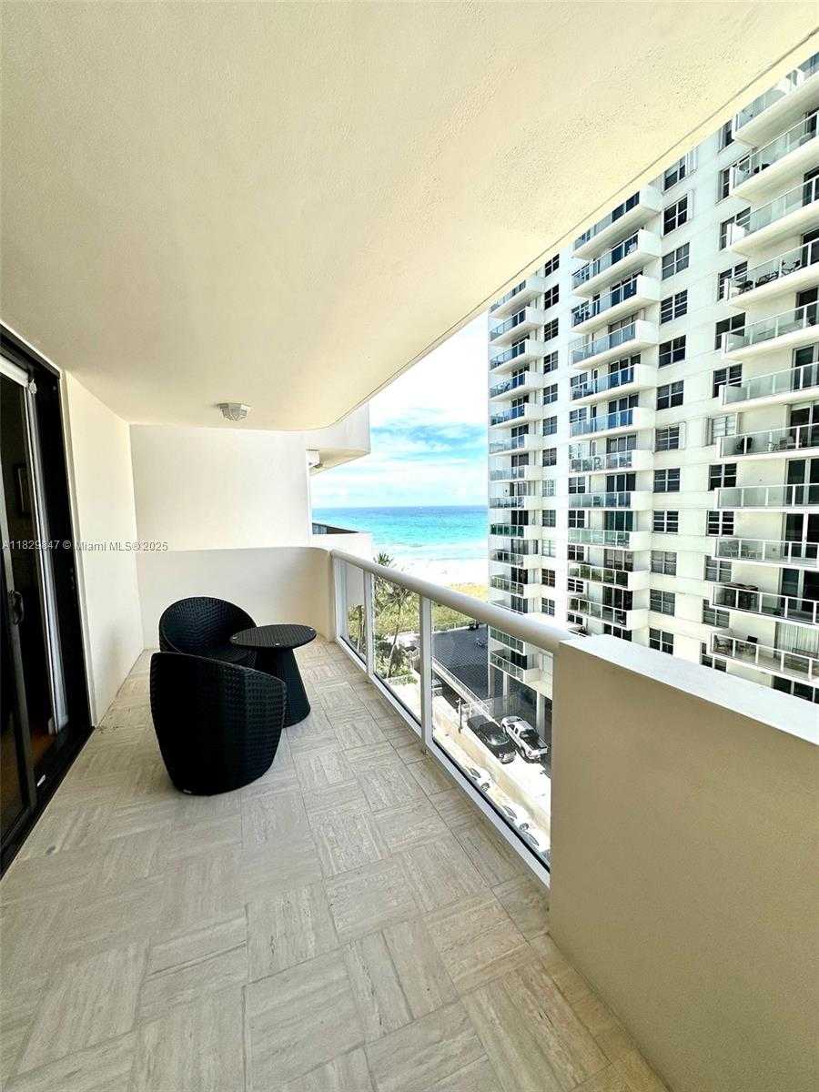 Small Image of 5757 COLLINS AVE #1003, Miami Beach Number 47