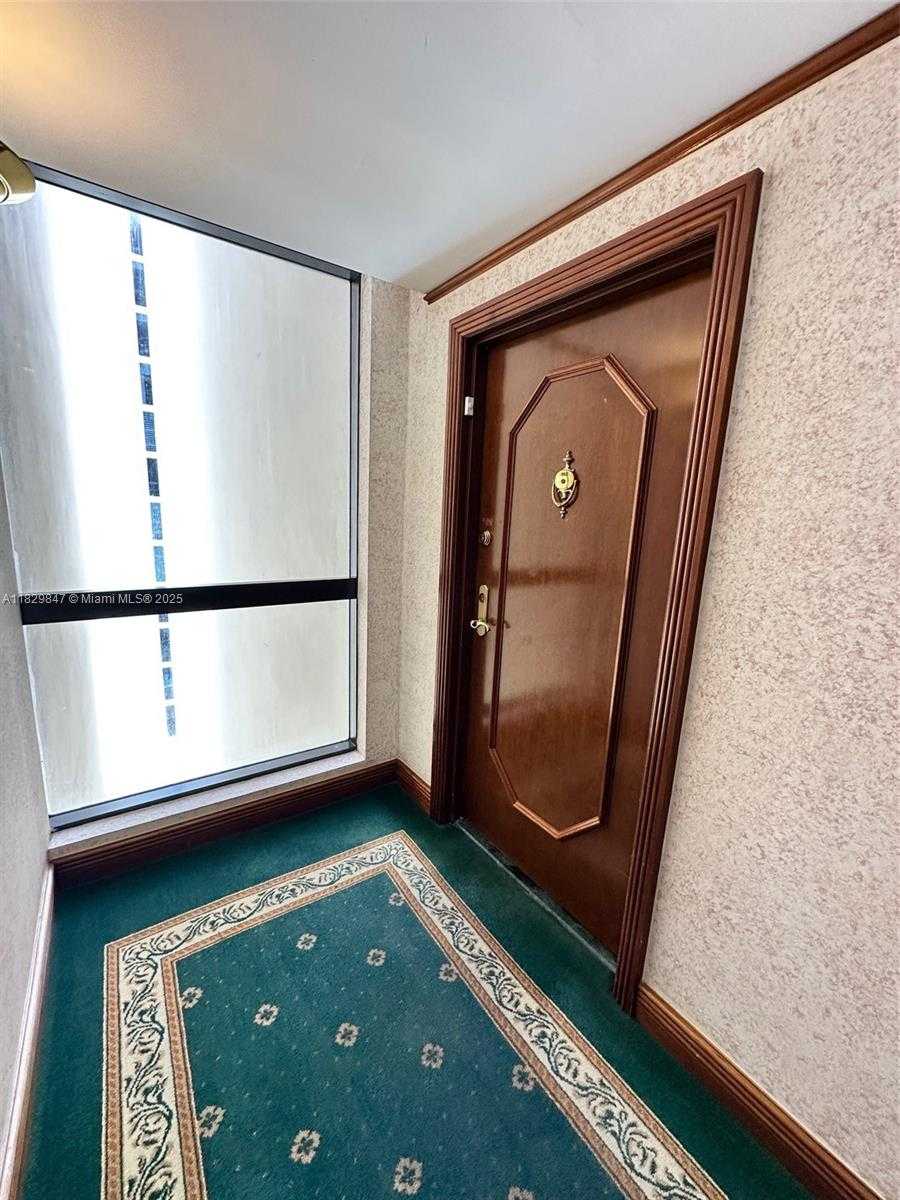 Small Image of 5757 COLLINS AVE #1003, Miami Beach Number 52