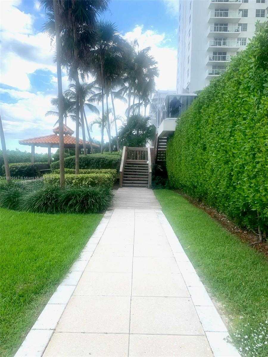 Small Image of 5757 COLLINS AVE #1003, Miami Beach Number 64