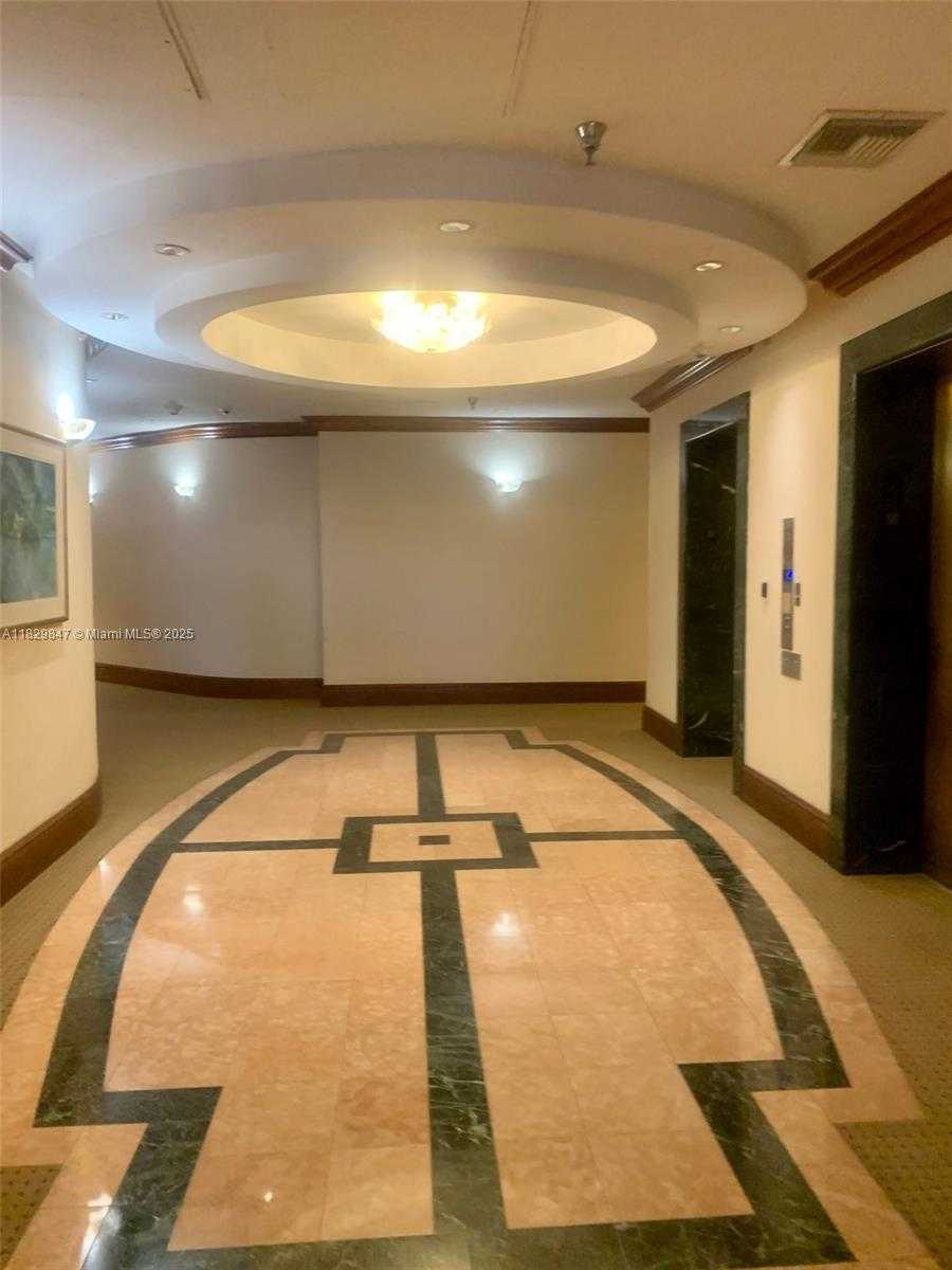Small Image of 5757 COLLINS AVE #1003, Miami Beach Number 68