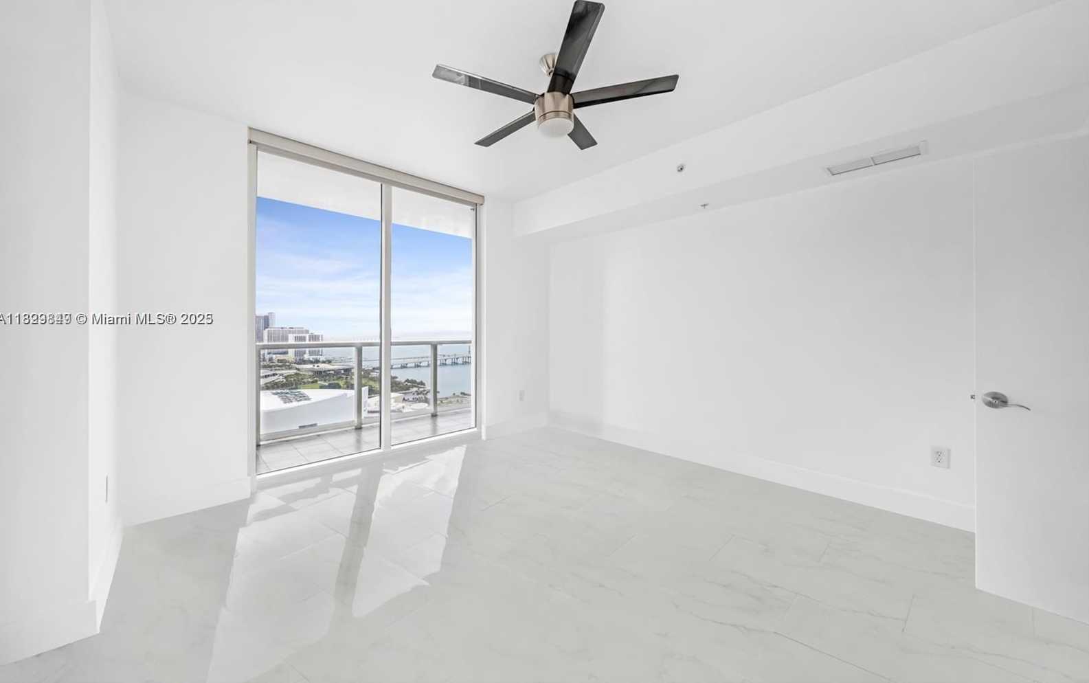 Small Image of 244 BISCAYNE BLVD #3704, Miami Number 12