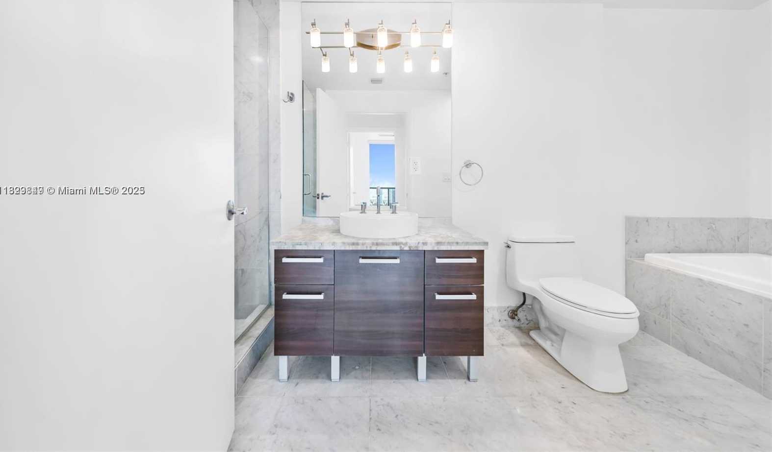 Small Image of 244 BISCAYNE BLVD #3704, Miami Number 16
