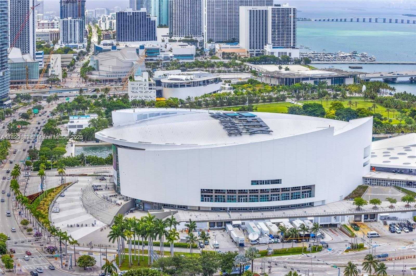 Small Image of 244 BISCAYNE BLVD #3704, Miami Number 24