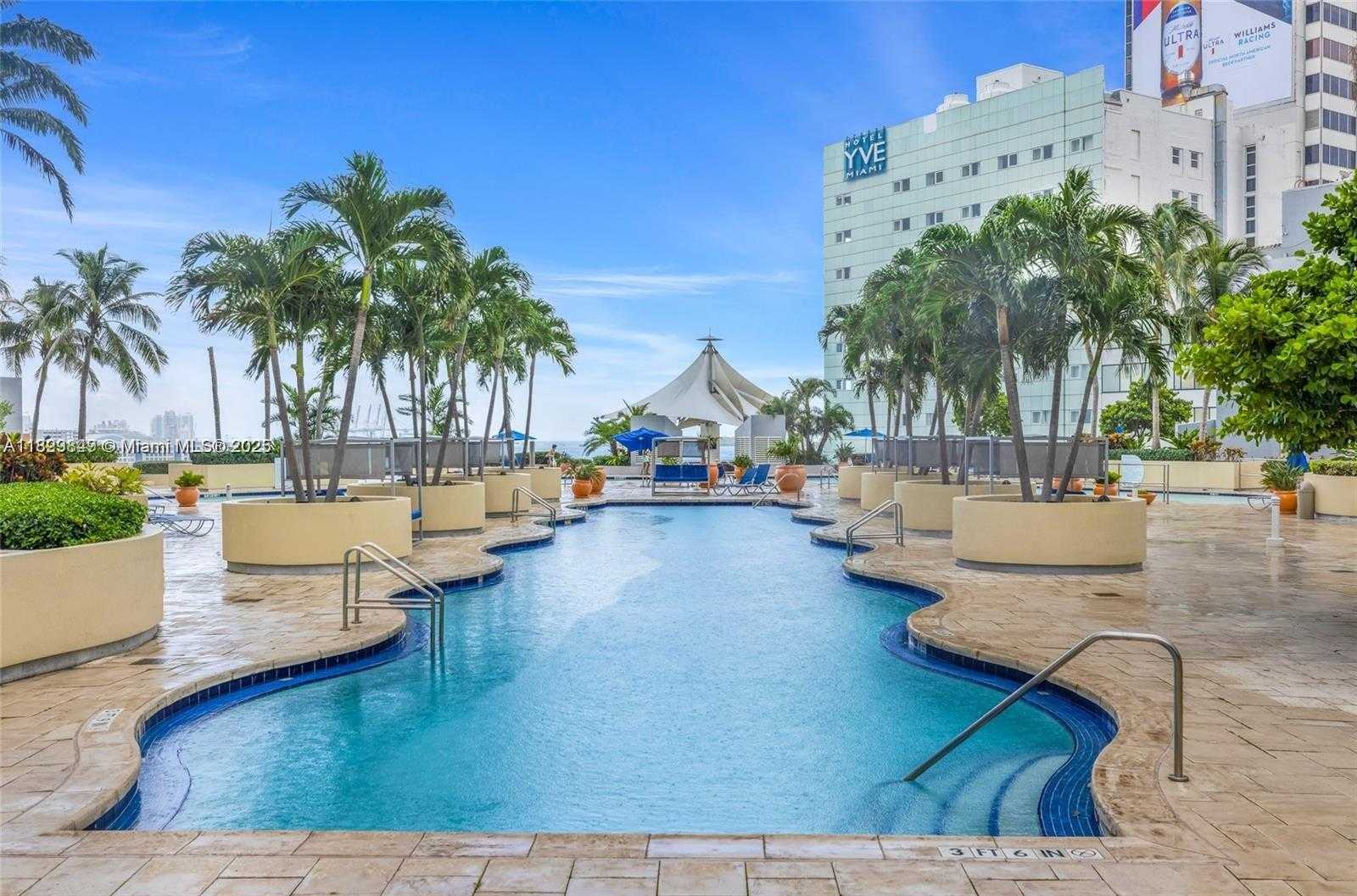 Small Image of 244 BISCAYNE BLVD #3704, Miami Number 31