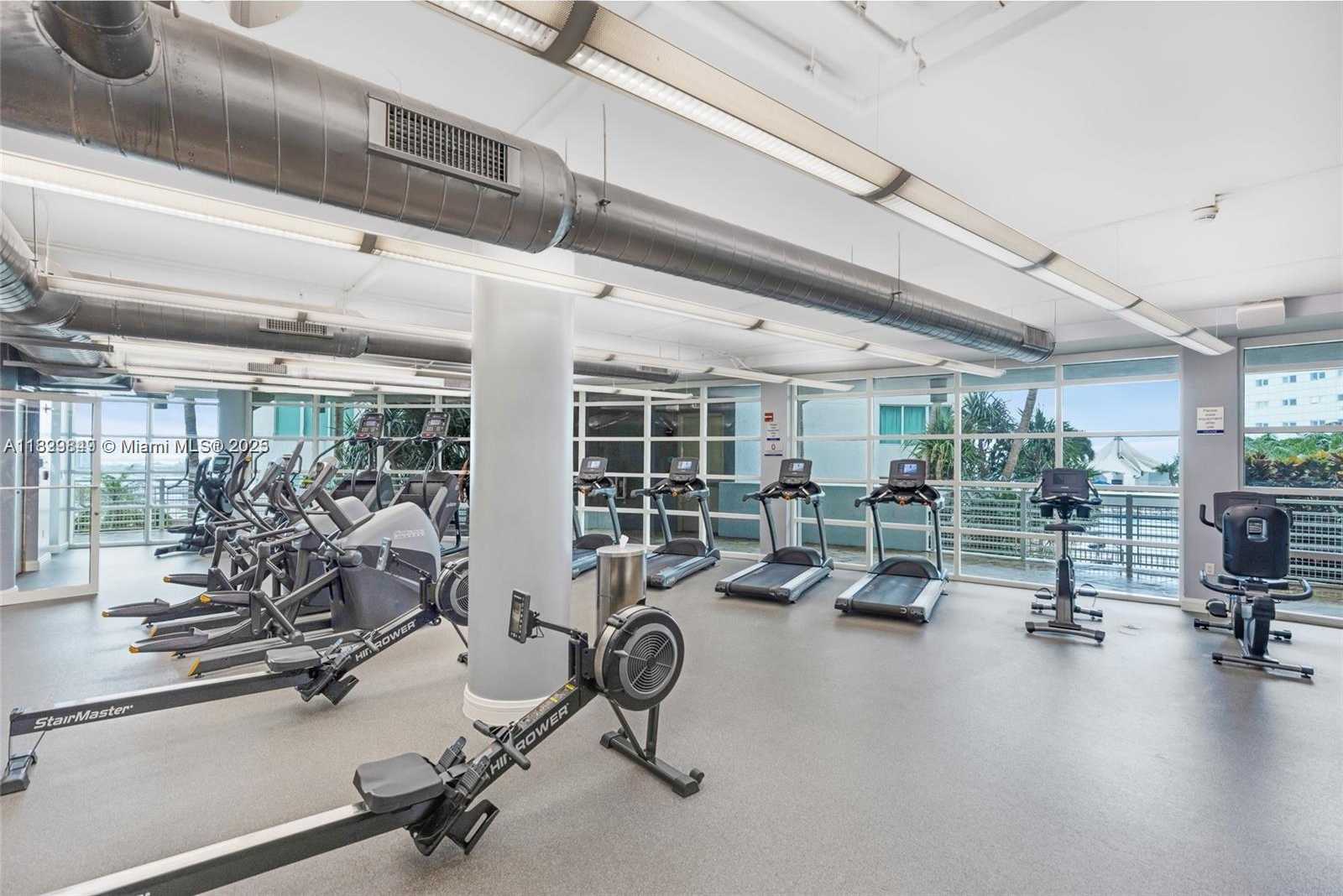 Small Image of 244 BISCAYNE BLVD #3704, Miami Number 36