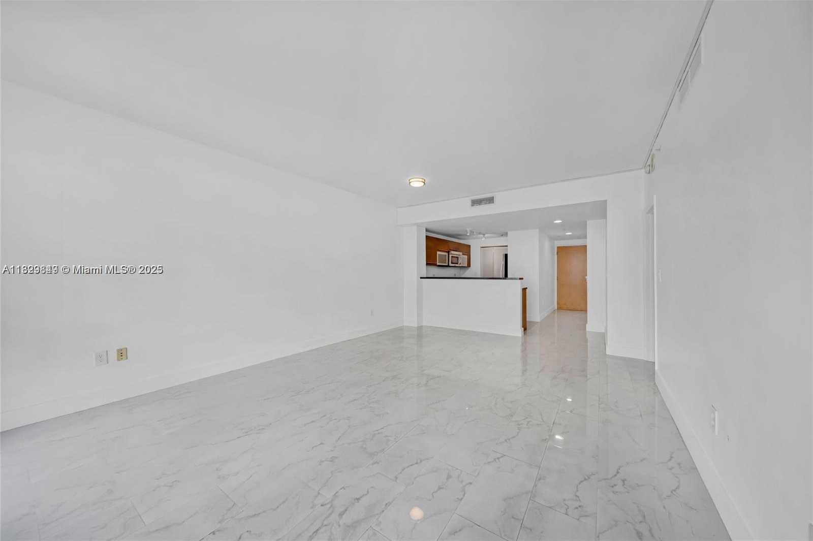 Small Image of 244 BISCAYNE BLVD #3704, Miami Number 4