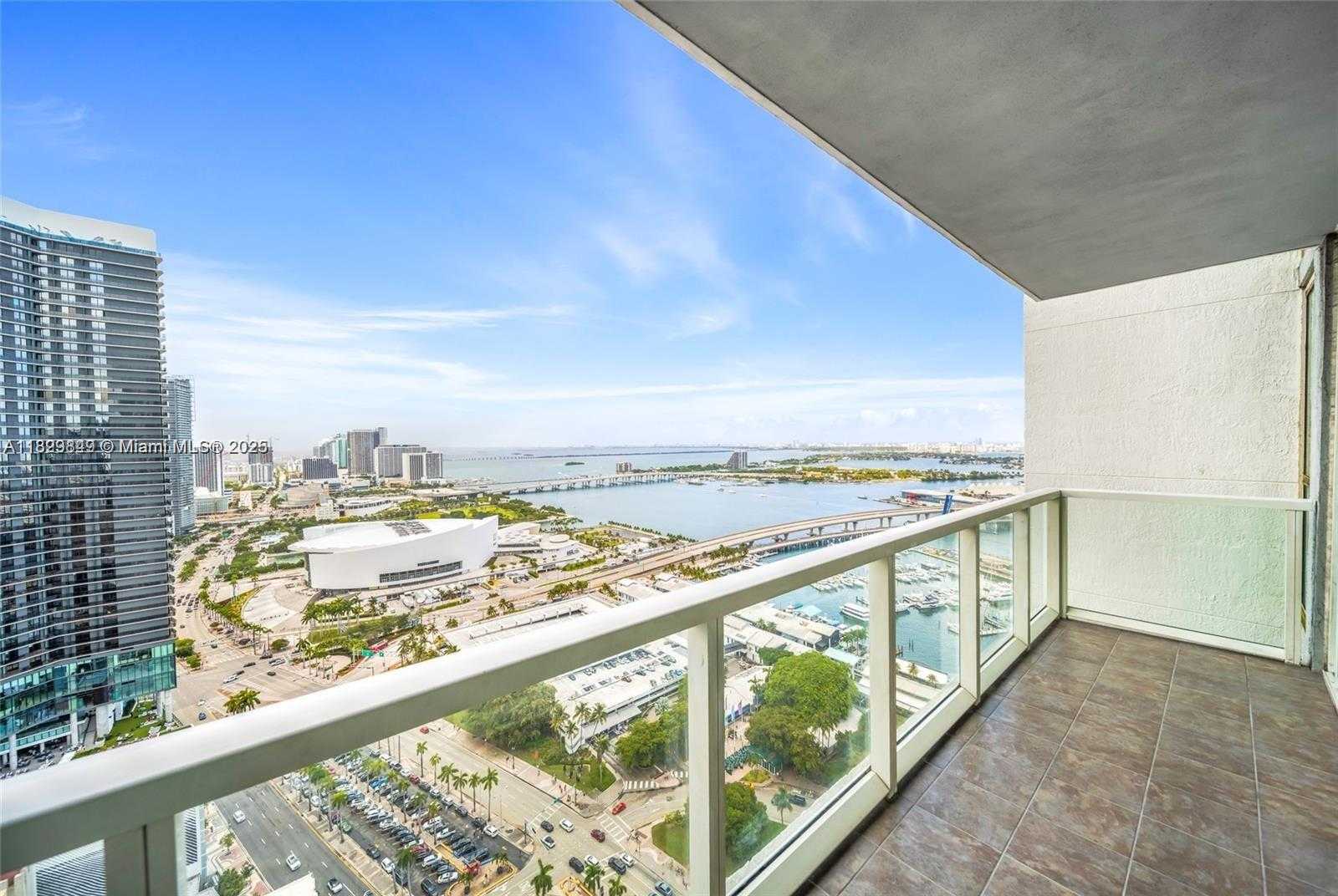 Small Image of 244 BISCAYNE BLVD #3704, Miami Number 40
