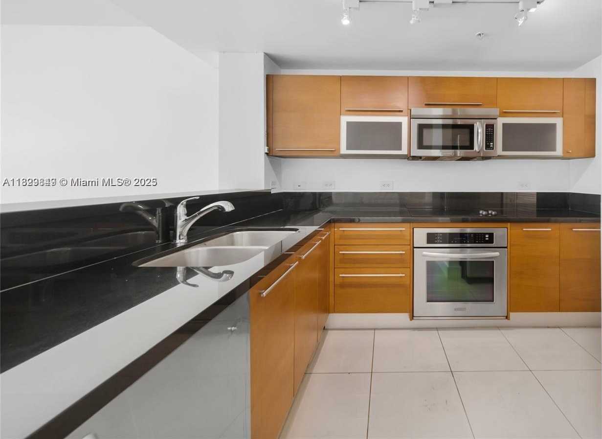 Small Image of 244 BISCAYNE BLVD #3704, Miami Number 7