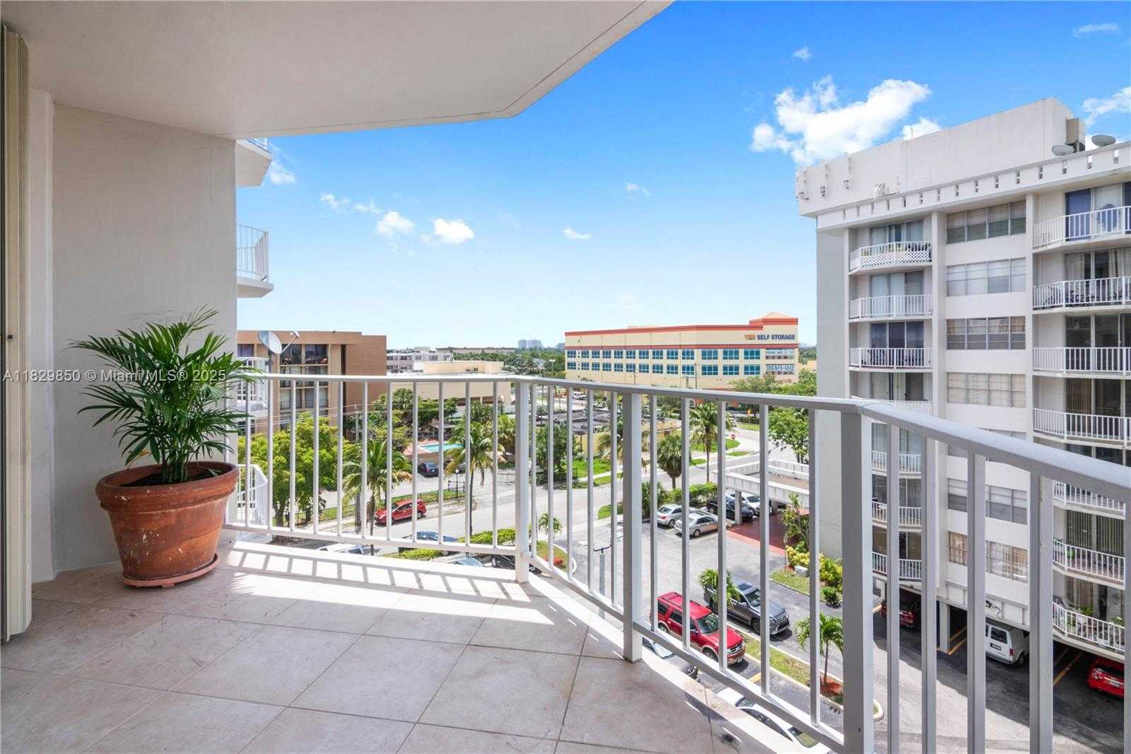 Small Image of 16740 NORTH EAST 9TH AVE #604, North Miami Beach Number 22