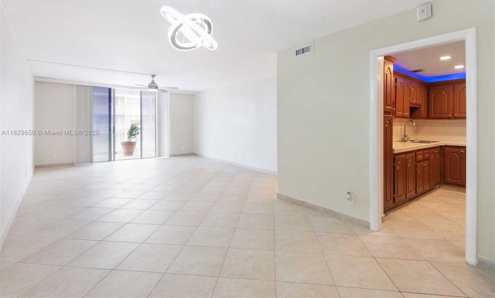 Small Image of 16740 NORTH EAST 9TH AVE #604, North Miami Beach Number 4