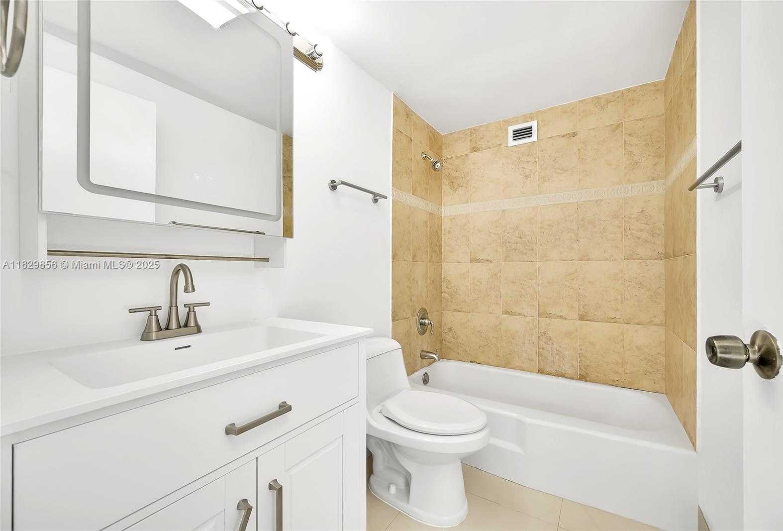 Small Image of 801 BRICKELL BAY DR #1562, Miami Number 13