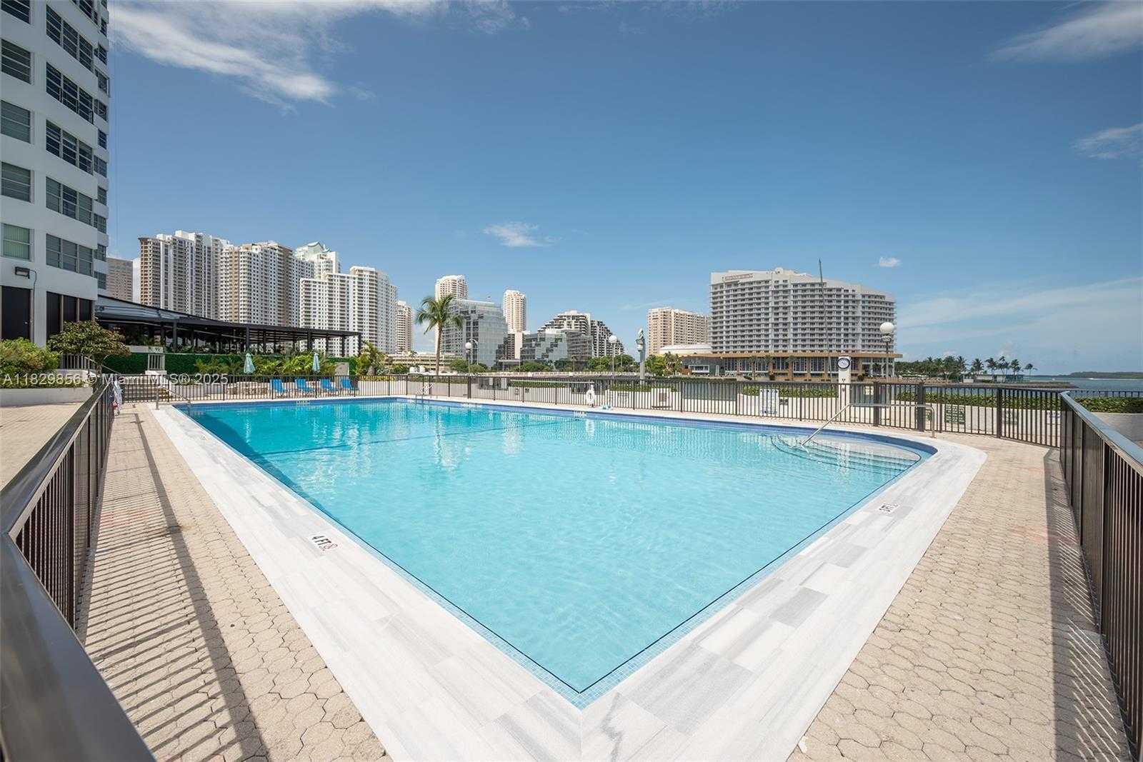 Small Image of 801 BRICKELL BAY DR #1562, Miami Number 17