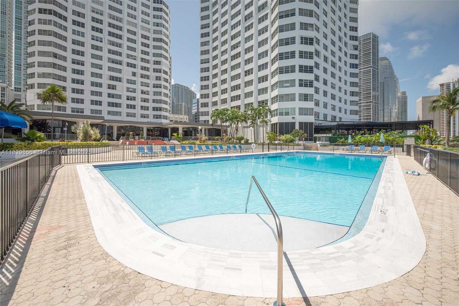 Small Image of 801 BRICKELL BAY DR #1562, Miami Number 18