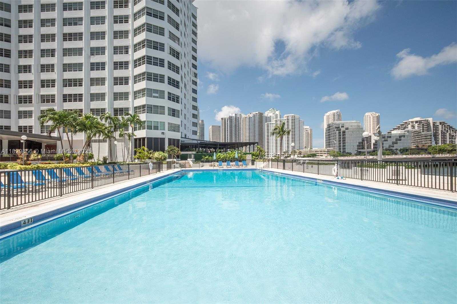 Small Image of 801 BRICKELL BAY DR #1562, Miami Number 19